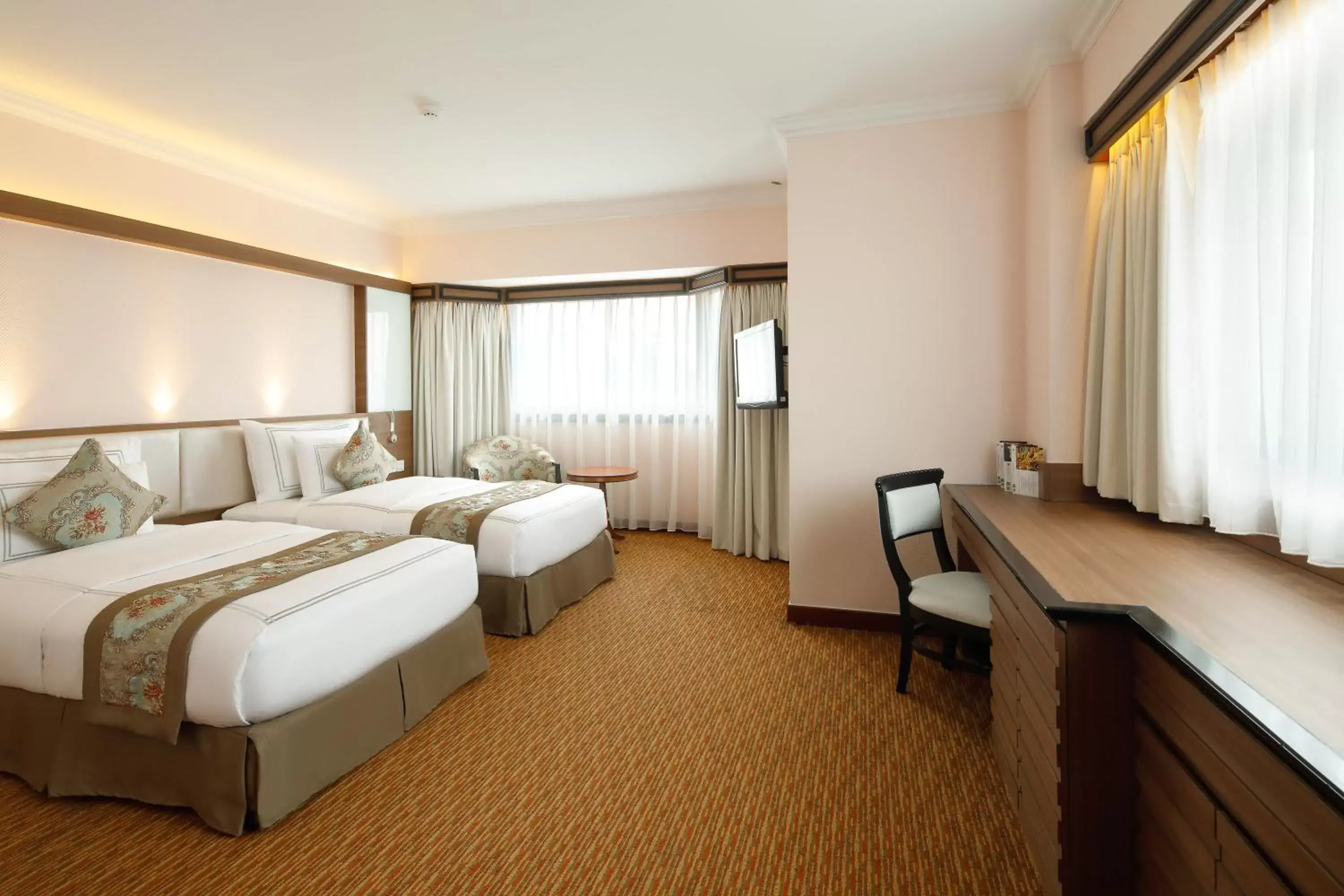 Photo of the whole room, Bed in Sunway Hotel Hanoi