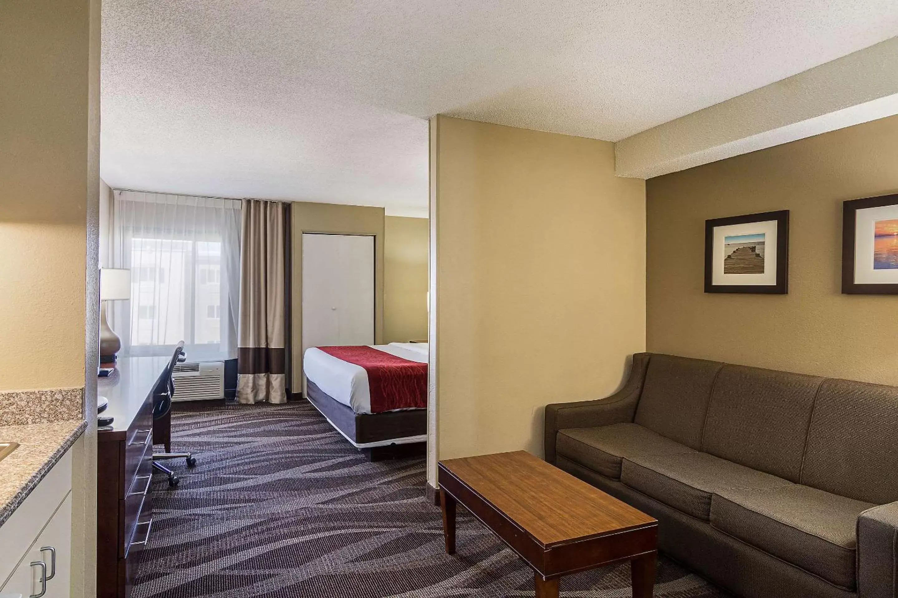 Photo of the whole room in Comfort Inn Pensacola - University Area