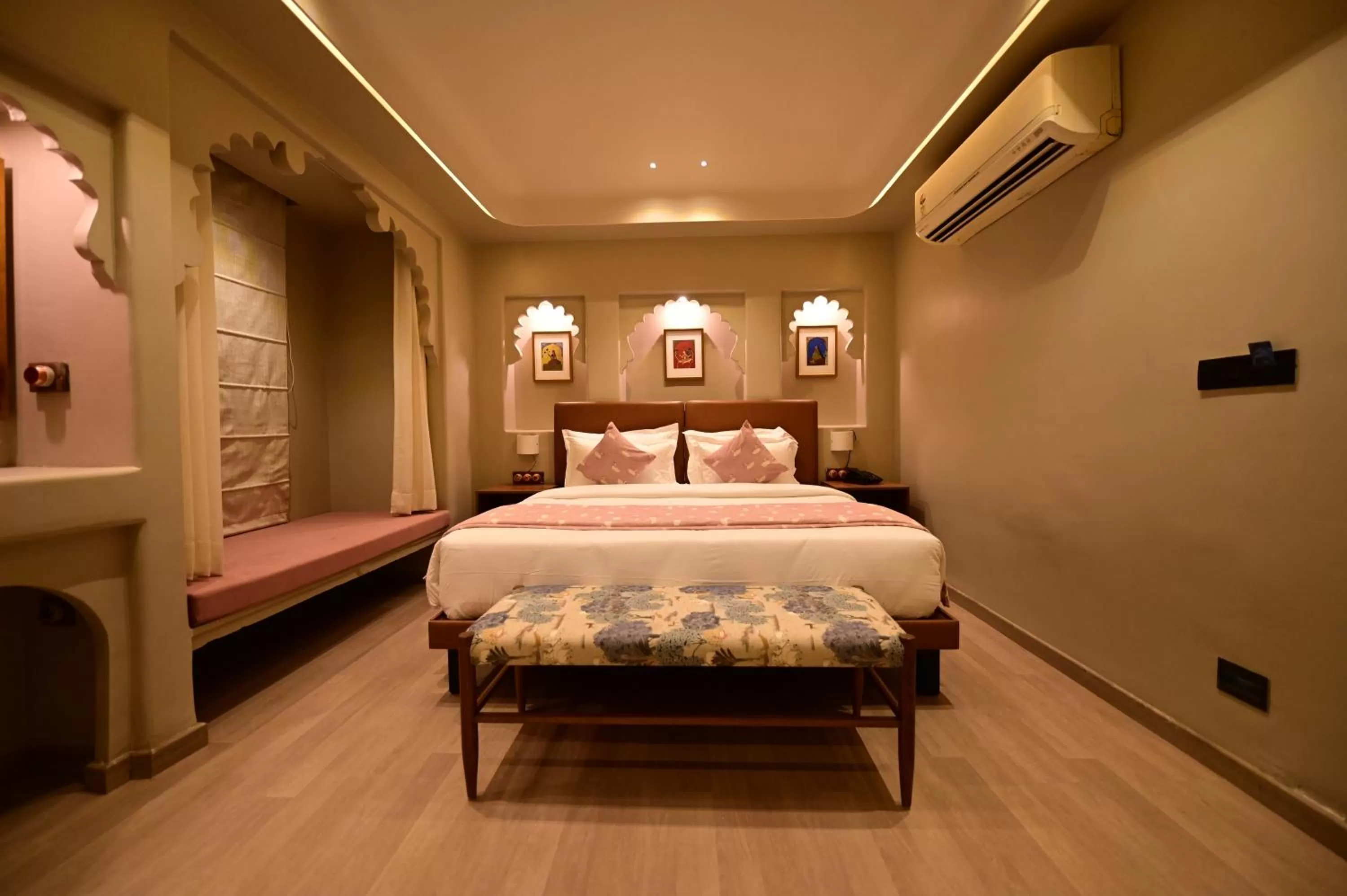 Bed in The Red Pier - My Downtown Hotels