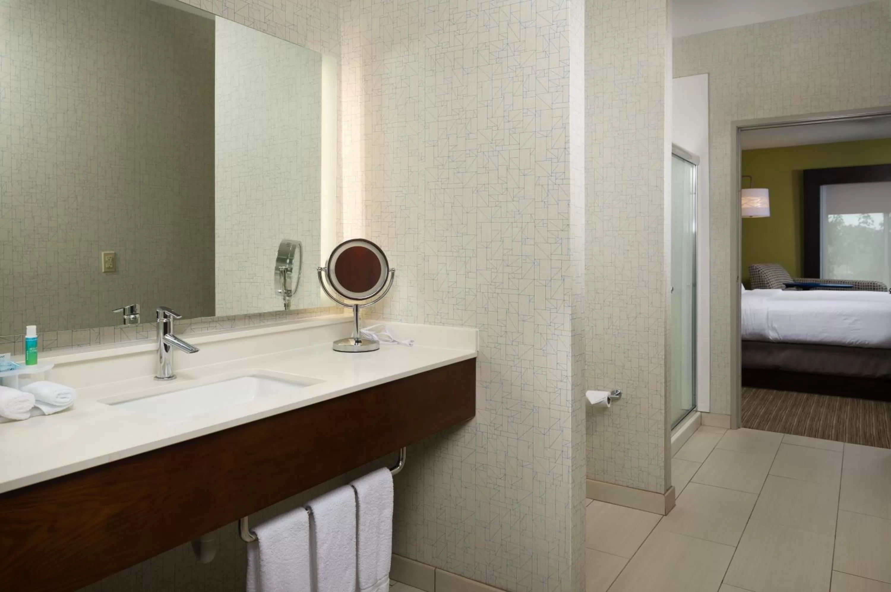Bathroom, Bed in Holiday Inn Express Independence - Kansas City by IHG