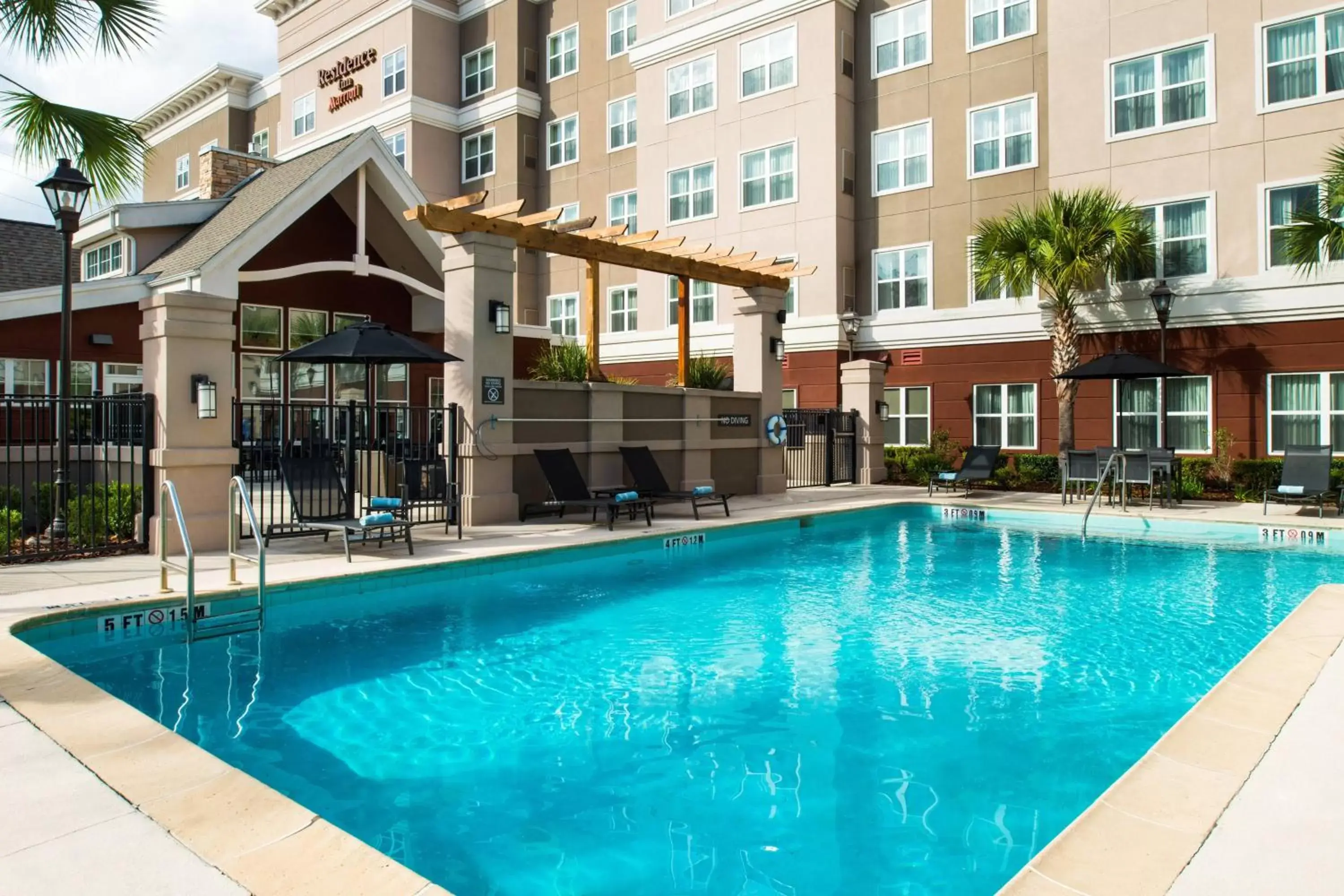 Swimming Pool in Residence Inn Gainesville I-75