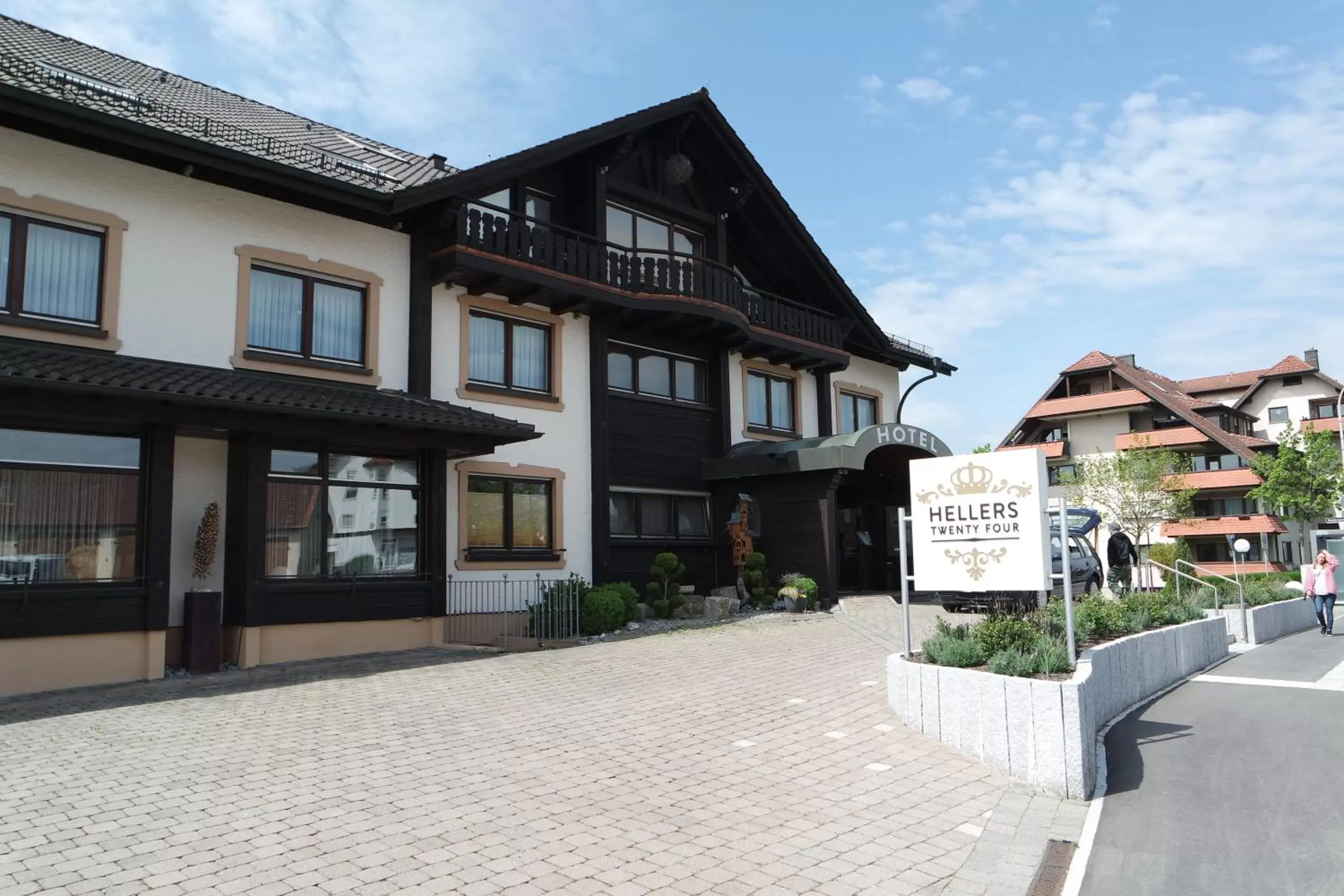 Property building in Hotel Hellers Twenty Four I -24h-Check-In- Property building in Hotel Hellers Twenty Four I -24h-Check-In-