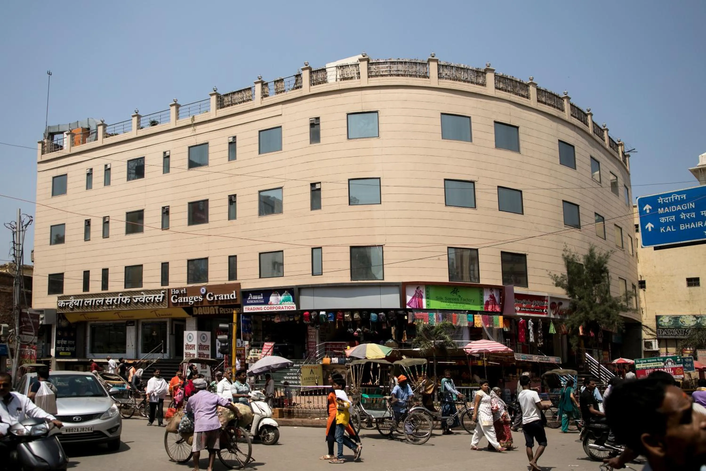 Property building in Hotel Ganges Grand - 600m from Kashi Vishwanath Temple