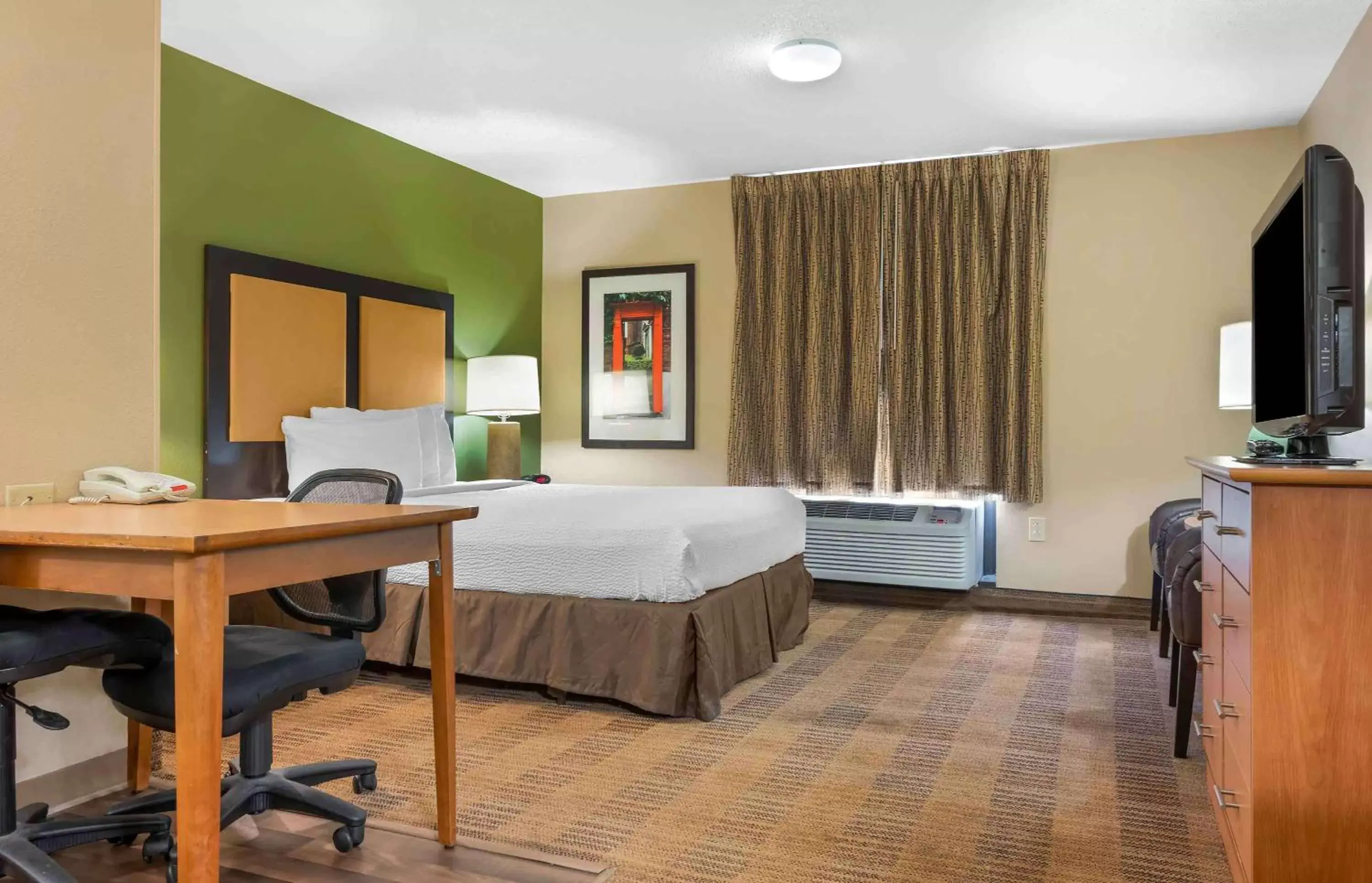 Bedroom in Extended Stay America Suites - Pittsburgh - Airport