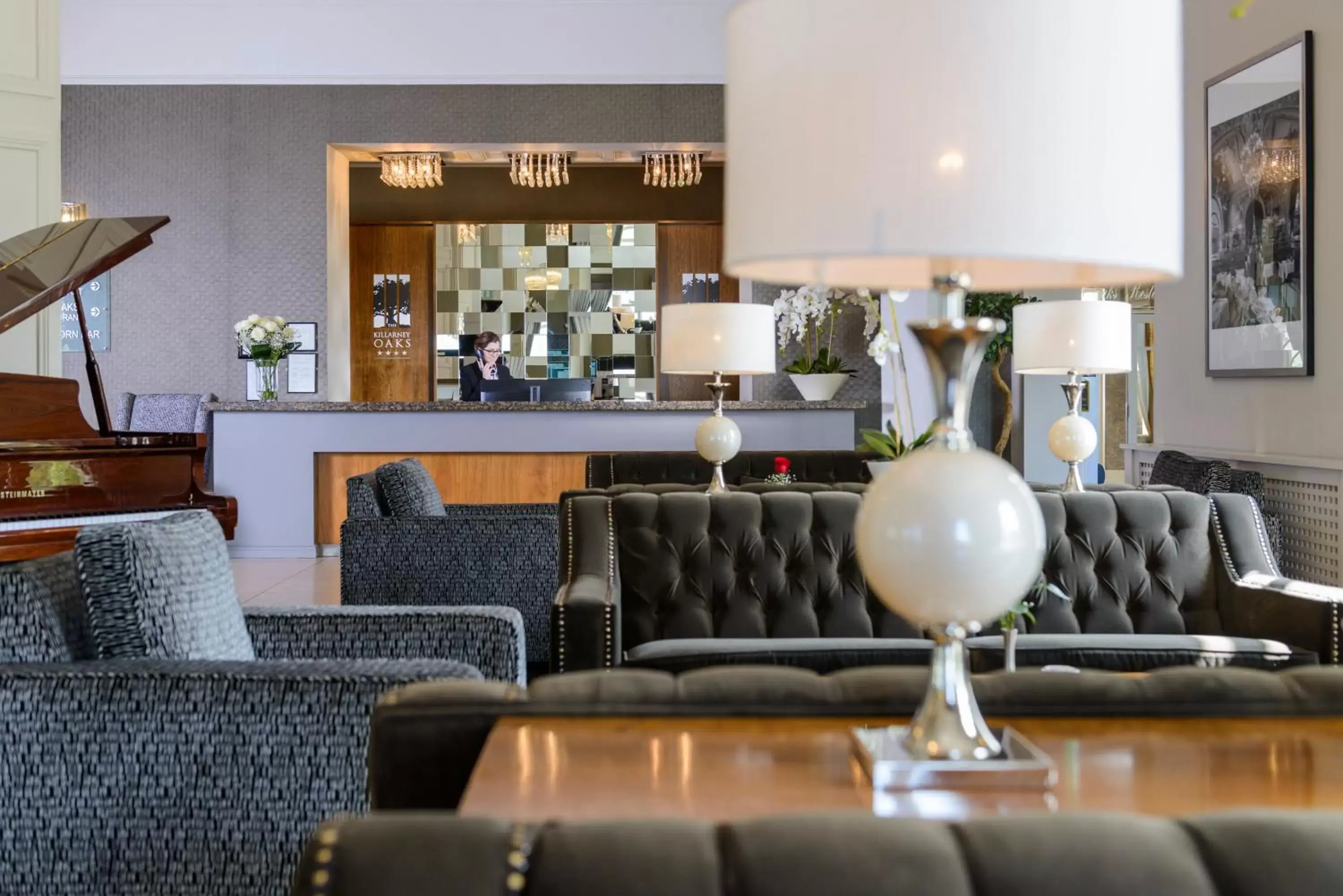 Lobby or reception, Lounge/Bar in Killarney Oaks Hotel