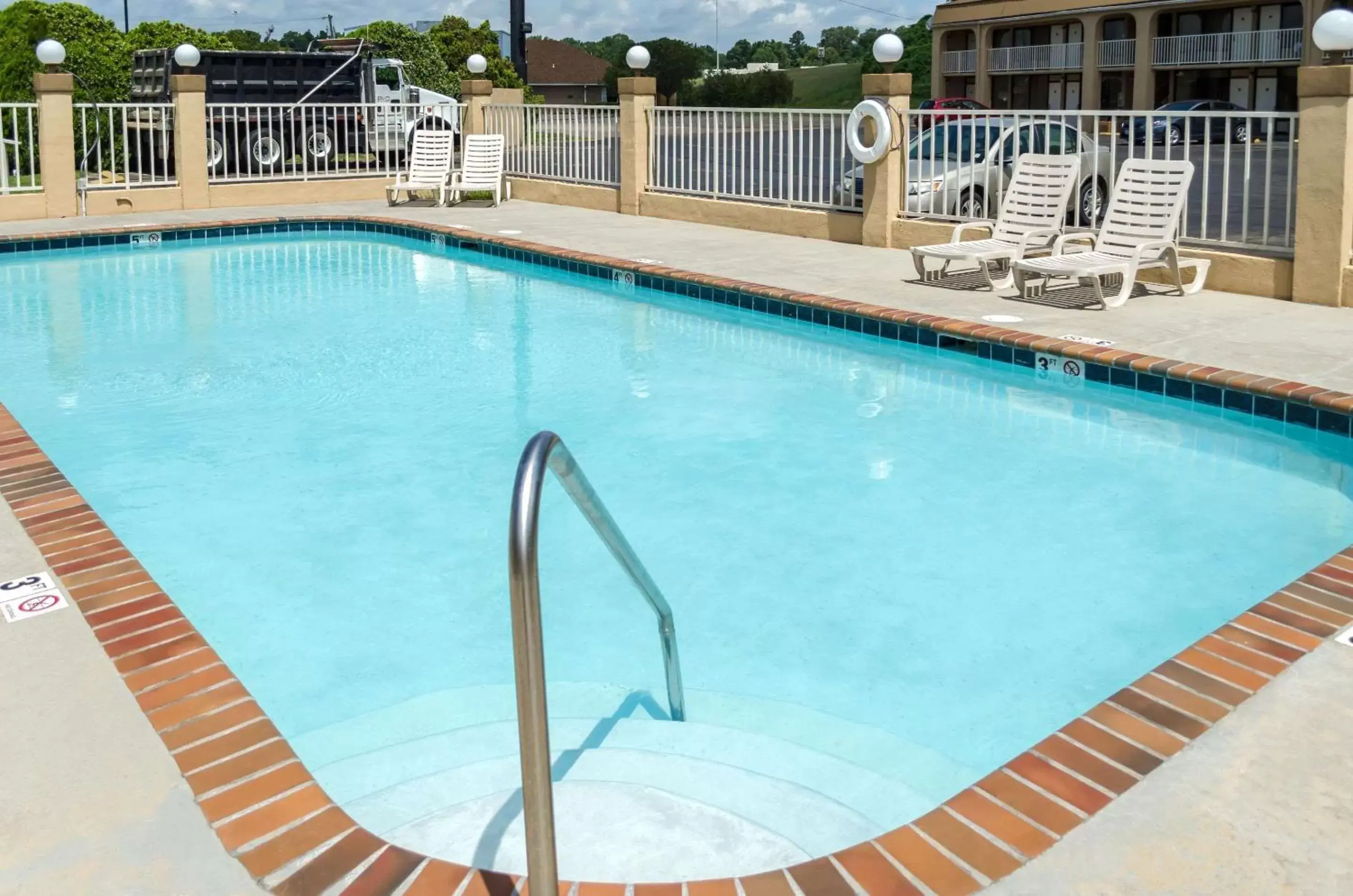 On site, Swimming Pool in Rodeway Inn Vicksburg