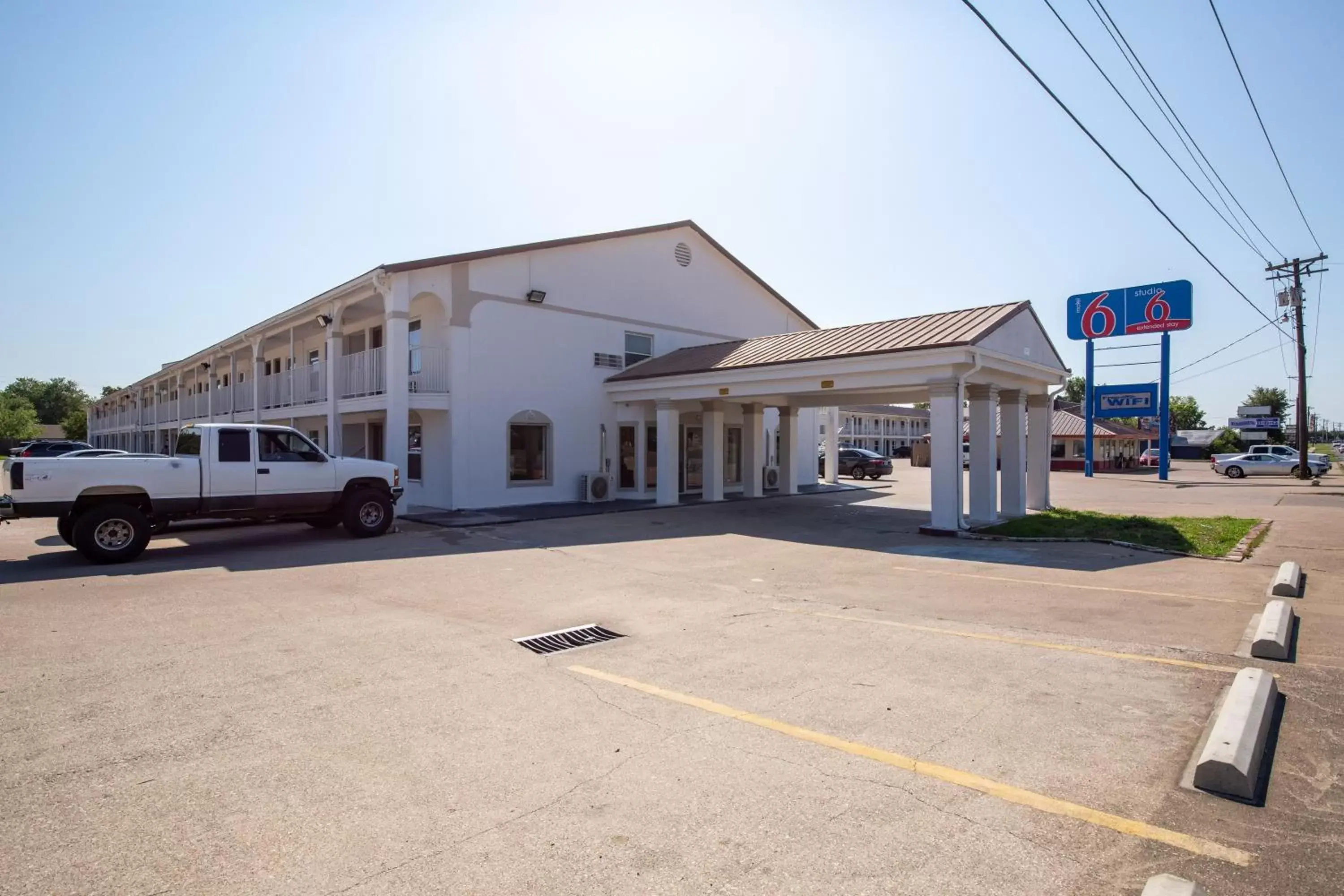 Facade/entrance, Property Building in Motel 6-Bryan, TX - University Area