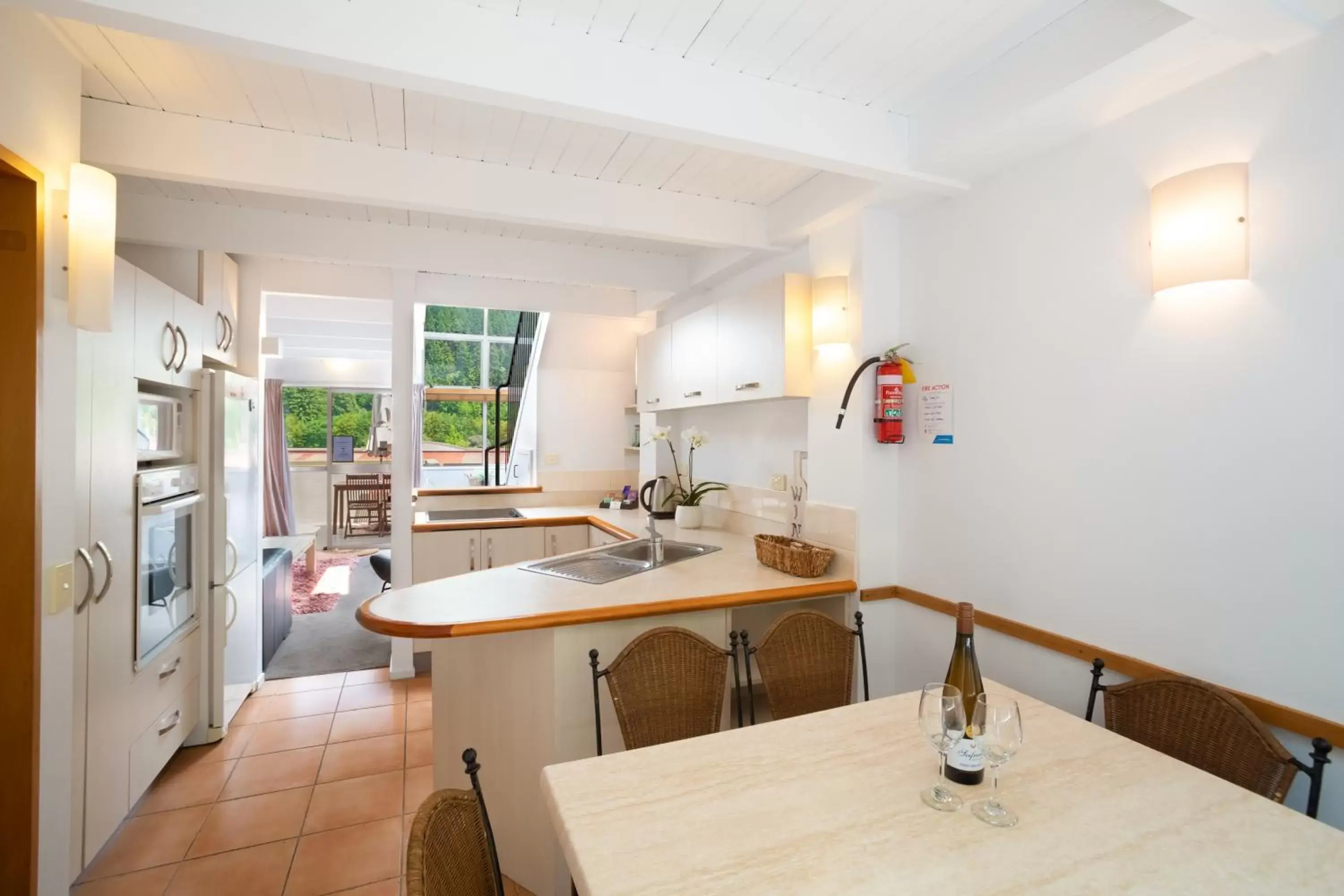 Kitchen or kitchenette, Kitchen/Kitchenette in Cranbury Court Apartments