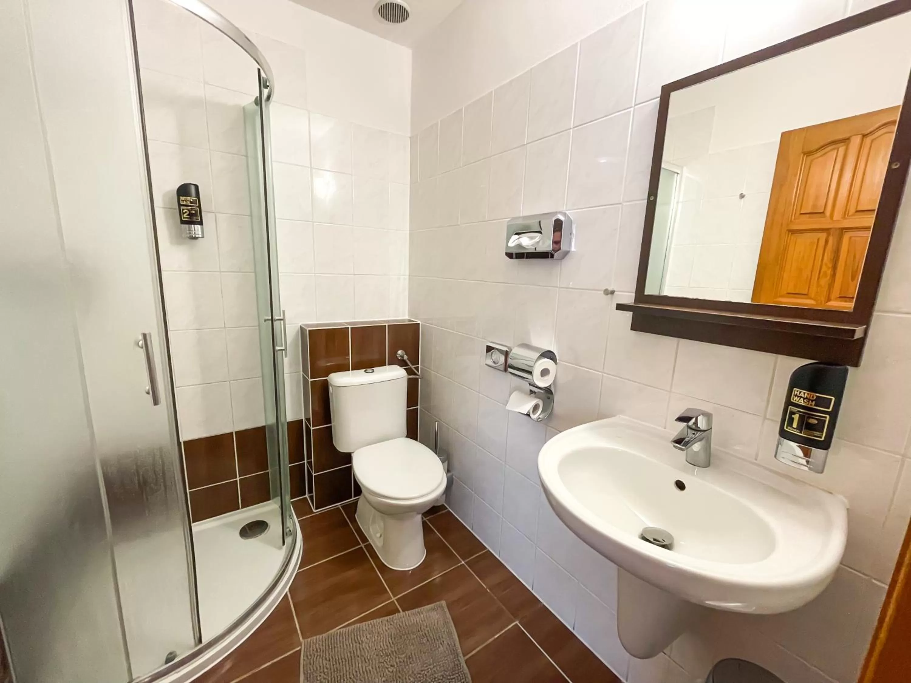 Shower in Hotel Aldo