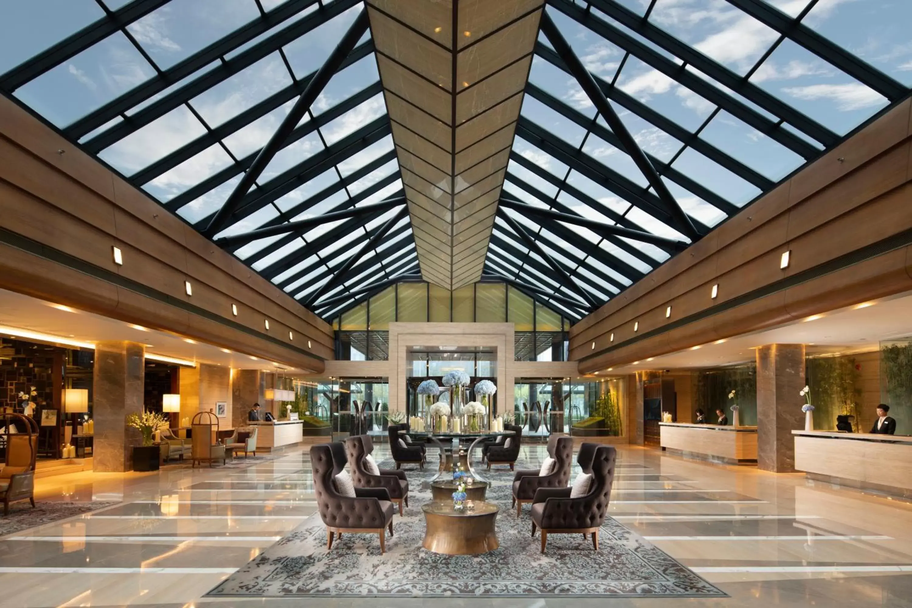 Lobby or reception in Kempinski Hotel Beijing Yansha Center