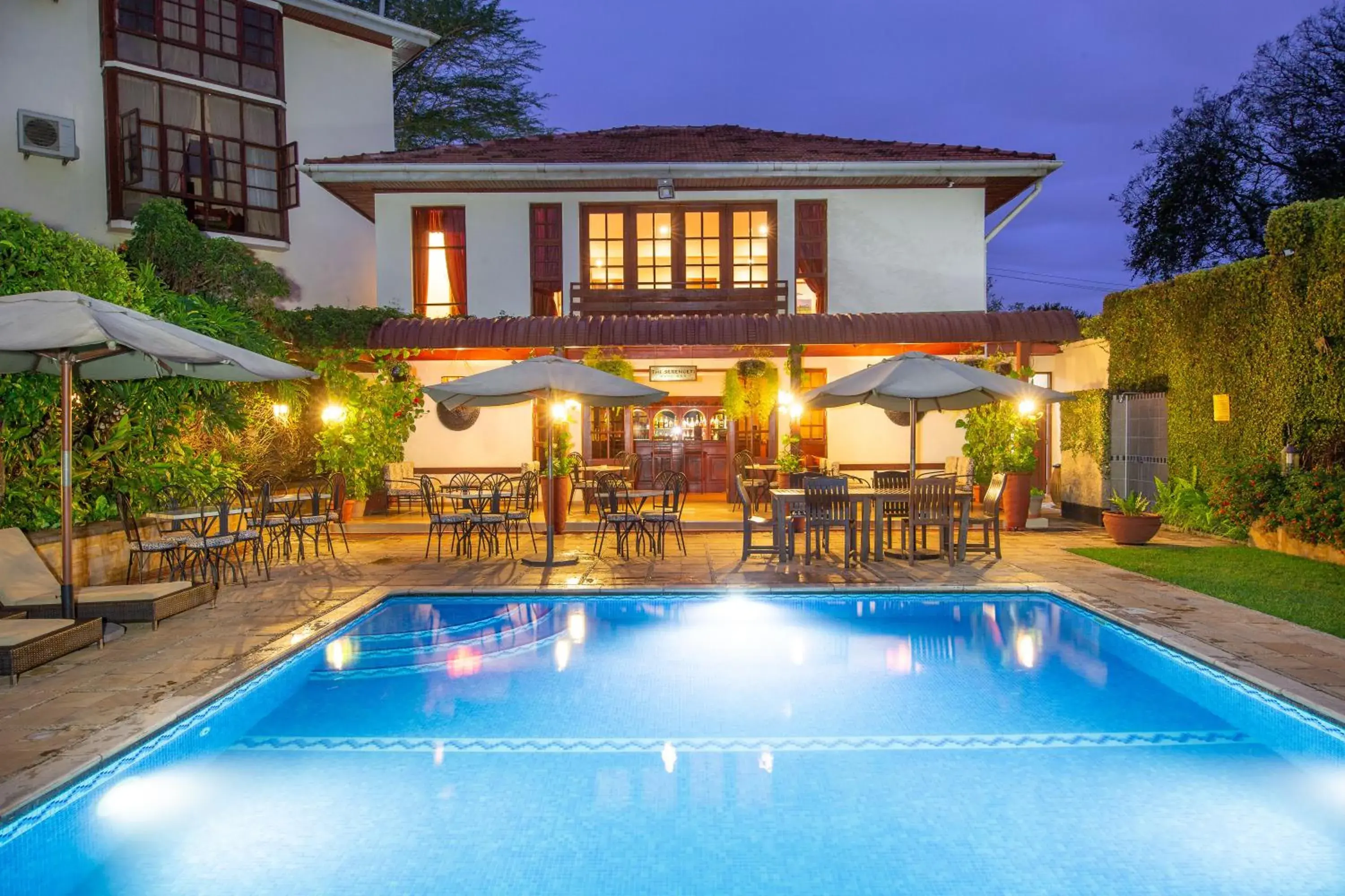 Swimming pool in African Tulip Hotel Swimming pool in African Tulip Hotel