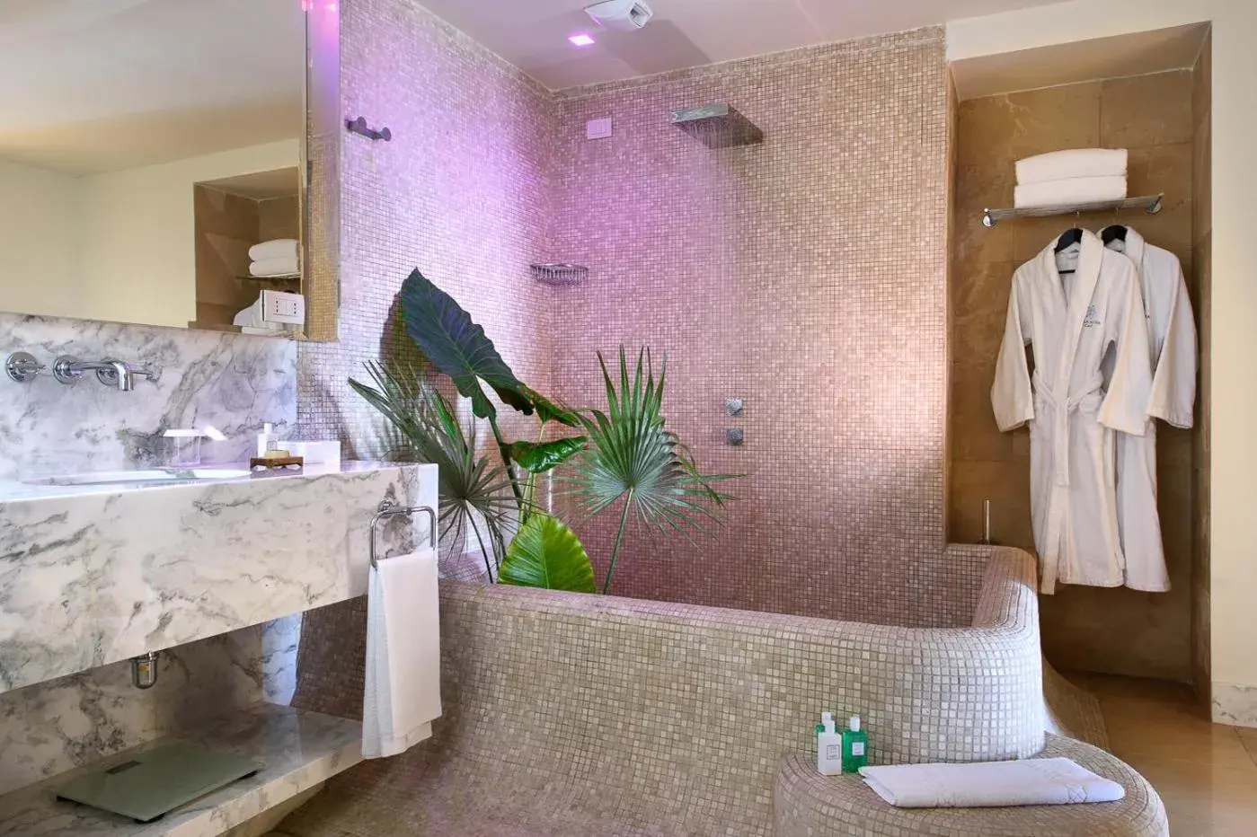Bathroom in Villa Marina Capri Hotel & Spa