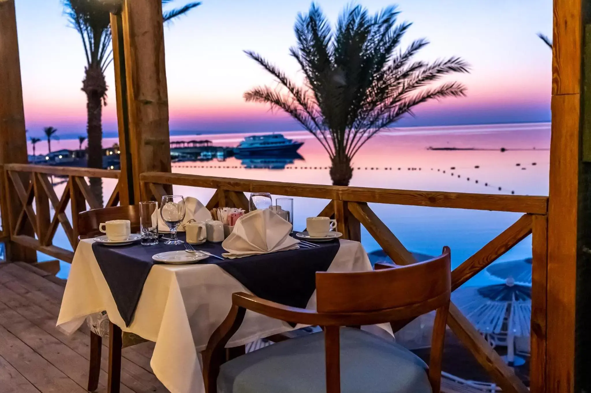 Restaurant/Places to Eat in Swiss Inn Resort Hurghada