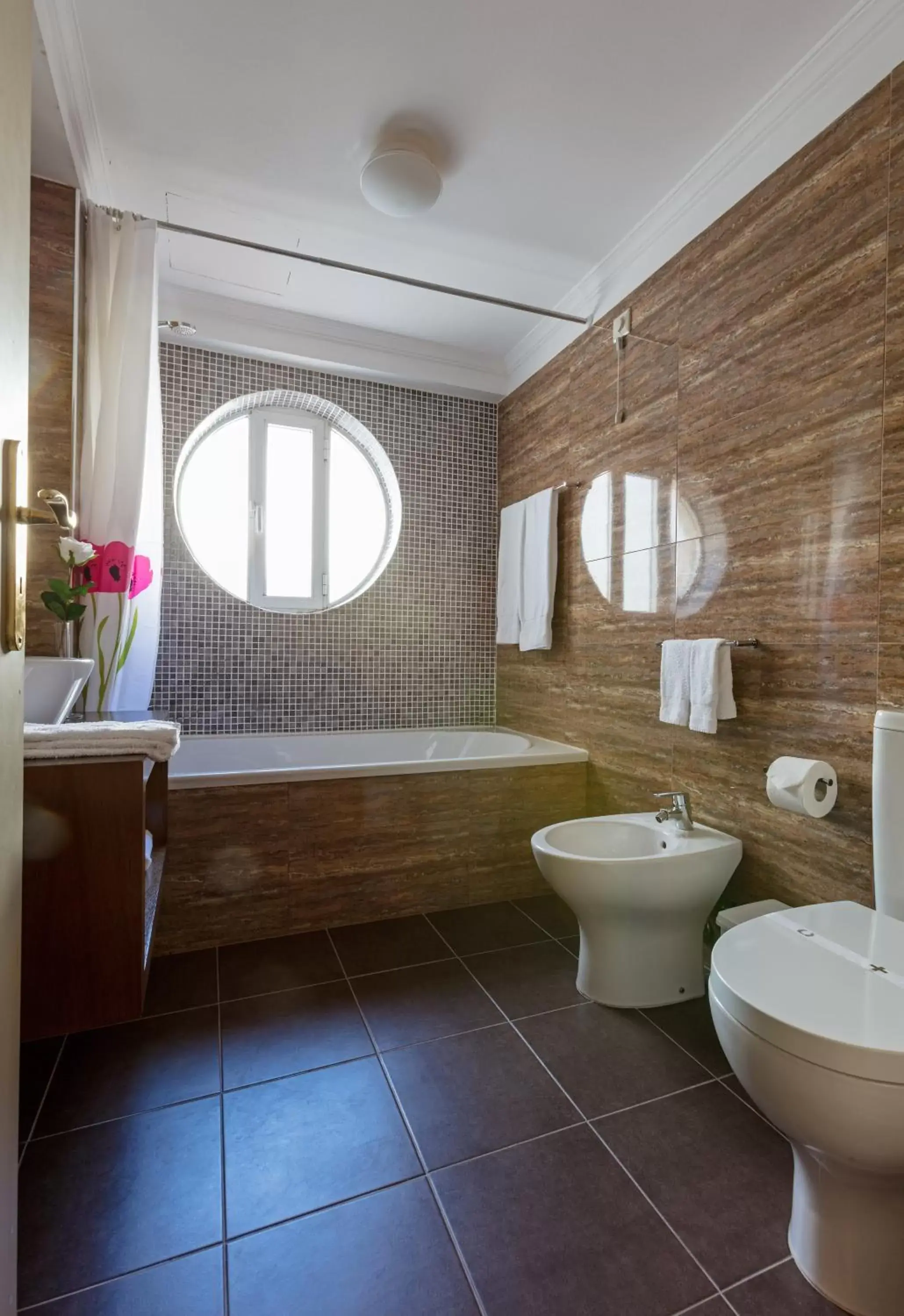 Bathroom in Hotel Porto Mar