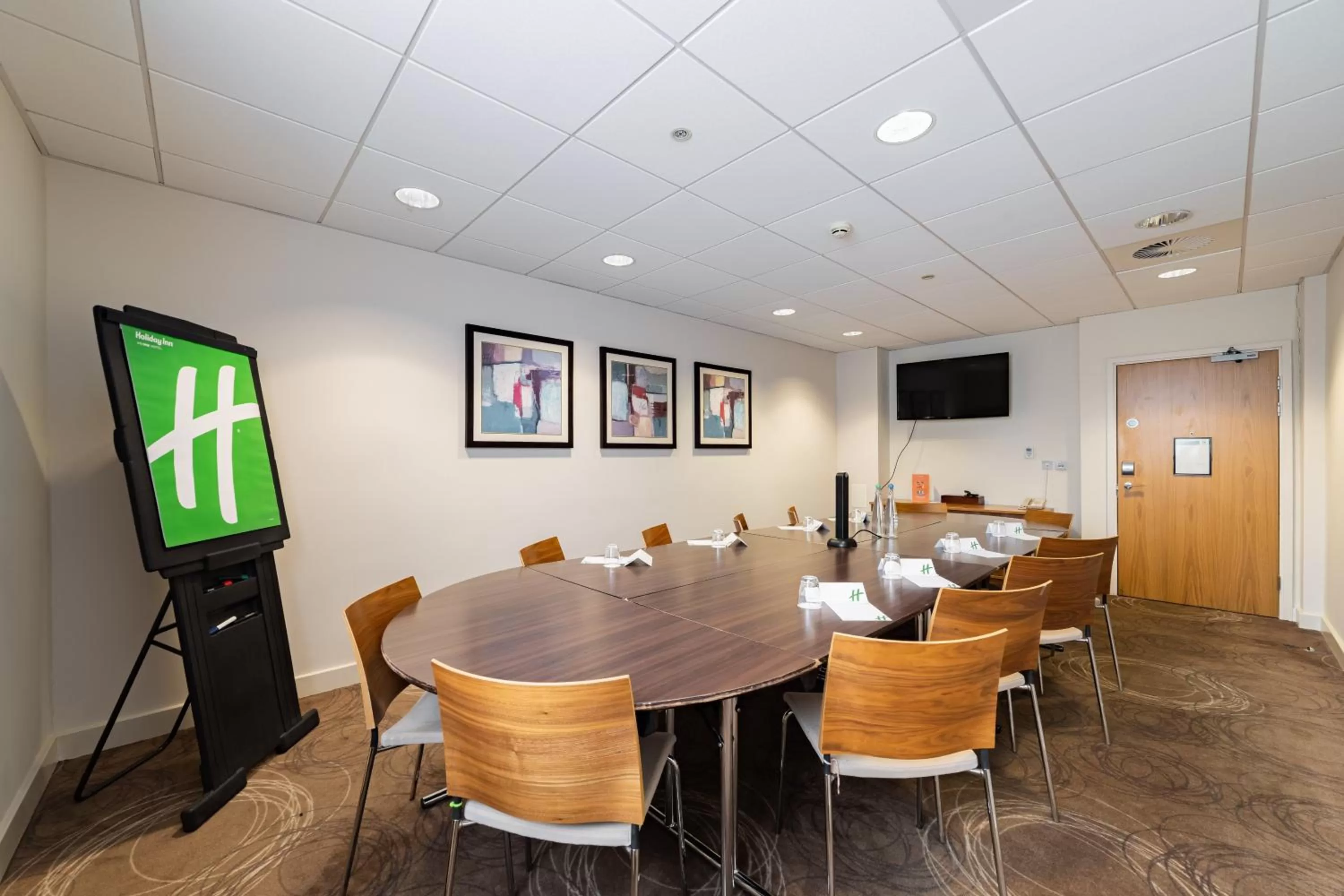 Meeting/conference room in Holiday Inn Winchester, an IHG Hotel