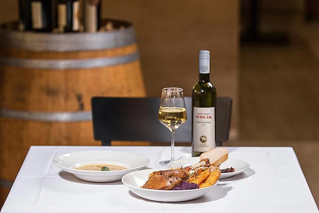 Food and drinks in Hotel reSTART Superior