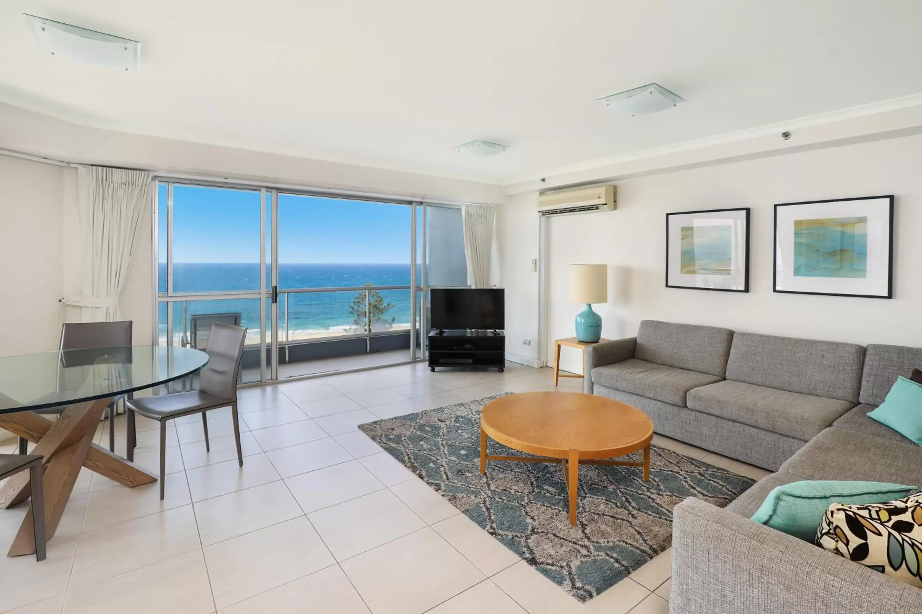 Living room, Seating Area in Points North Apartments