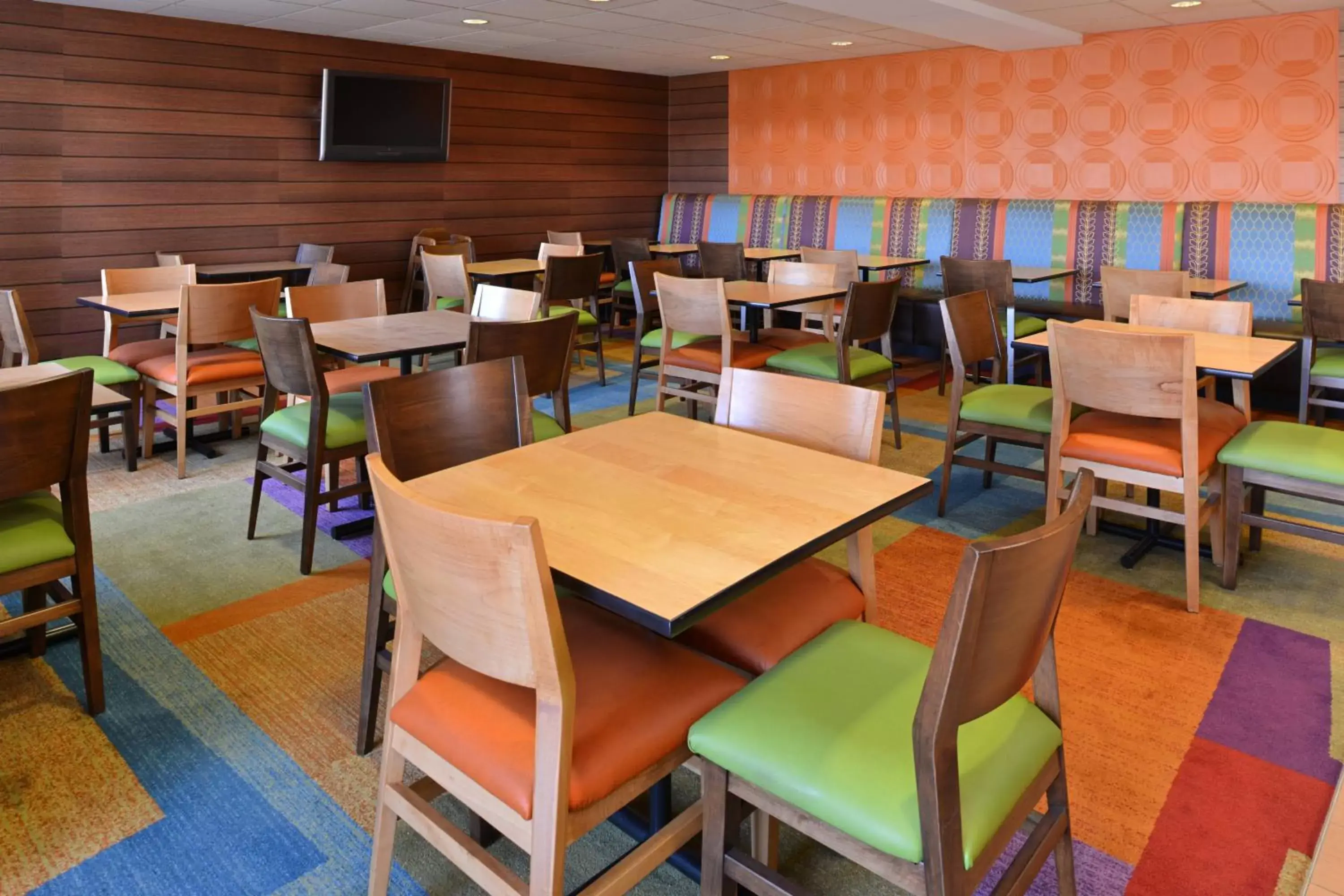 Breakfast, Restaurant/Places to Eat in Fairfield Inn and Suites by Marriott Dayton Troy