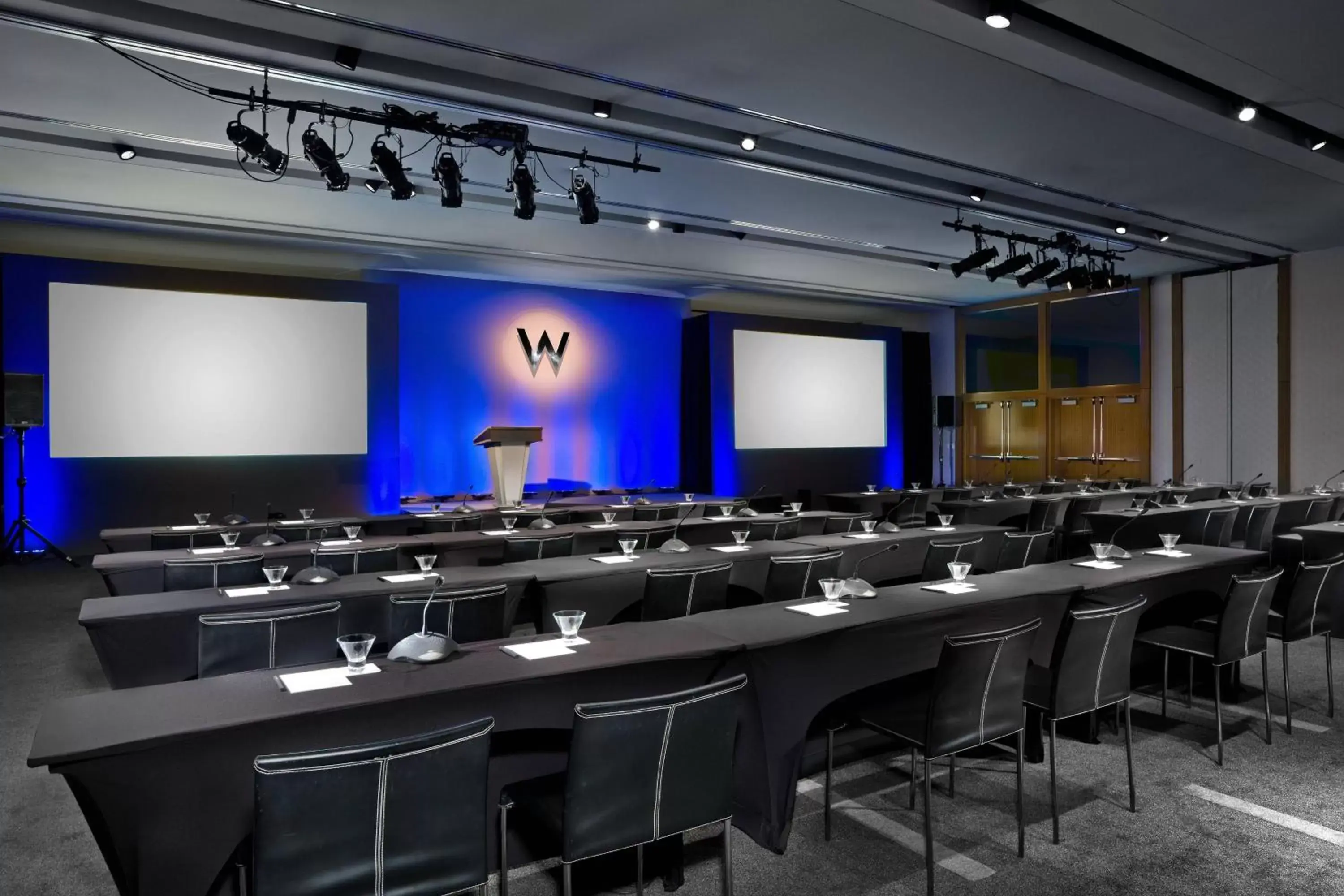Meeting/conference room in W Dallas - Victory