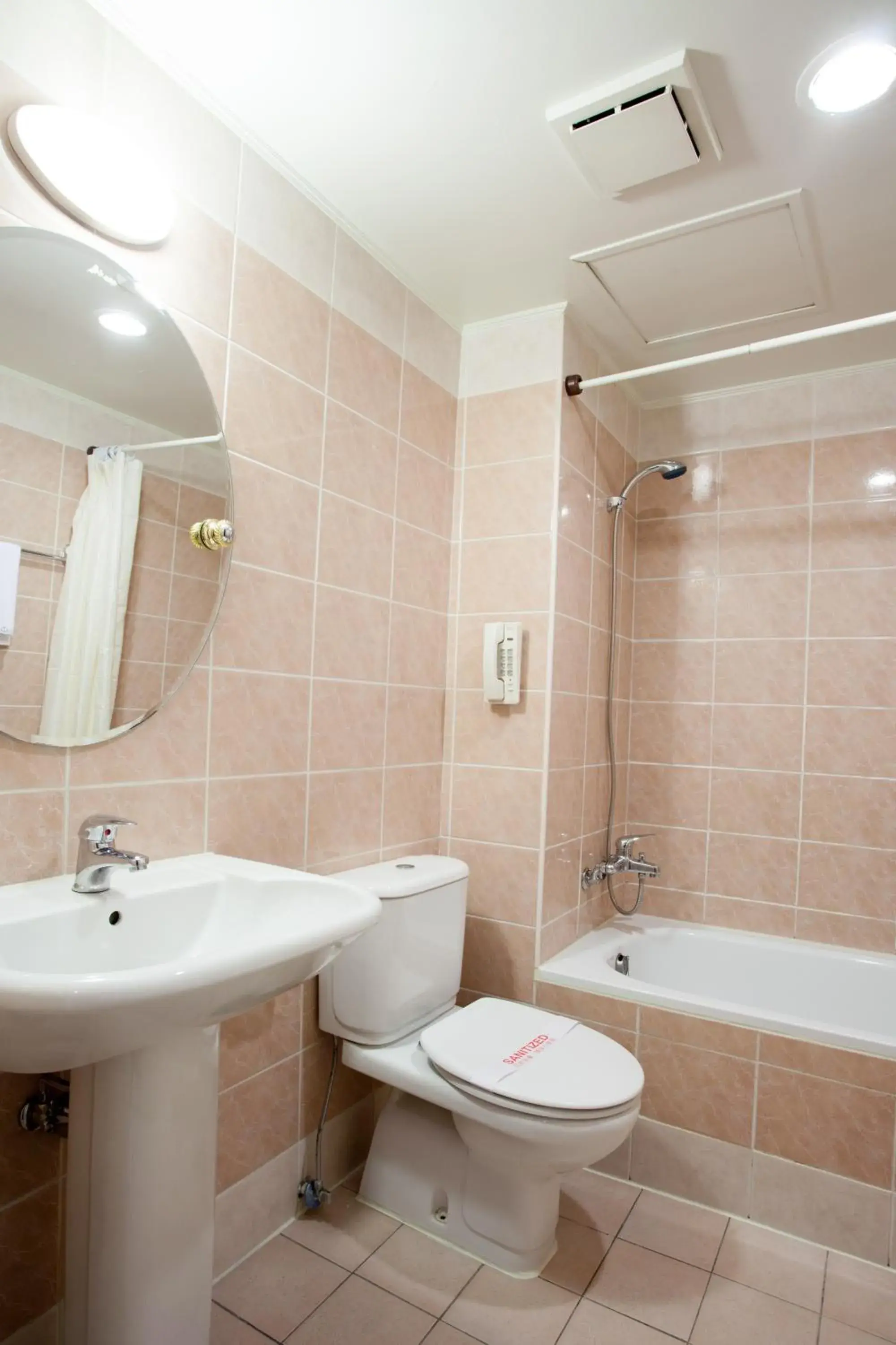 Bathroom in Harazuru Hotel