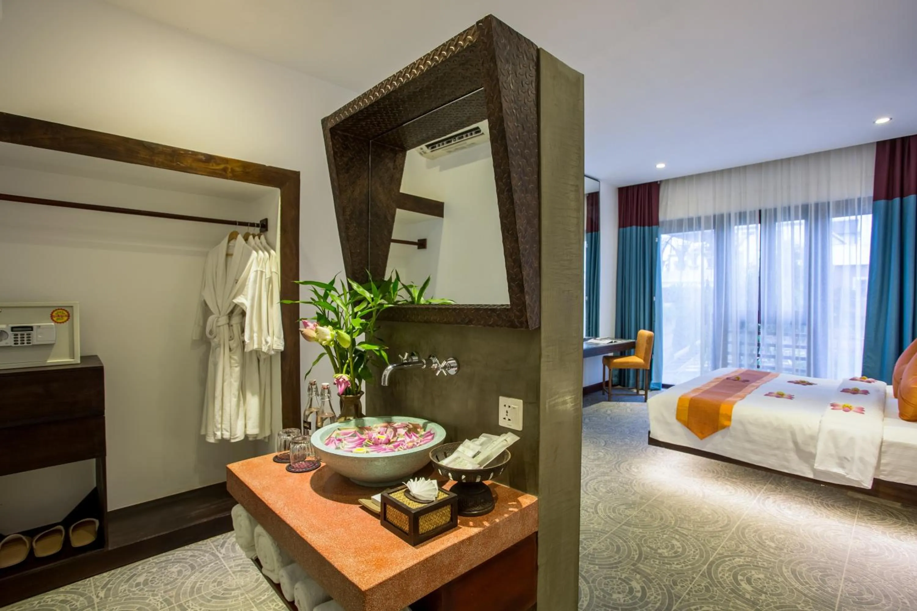 Photo of the whole room, Bed in Golden Temple Villa