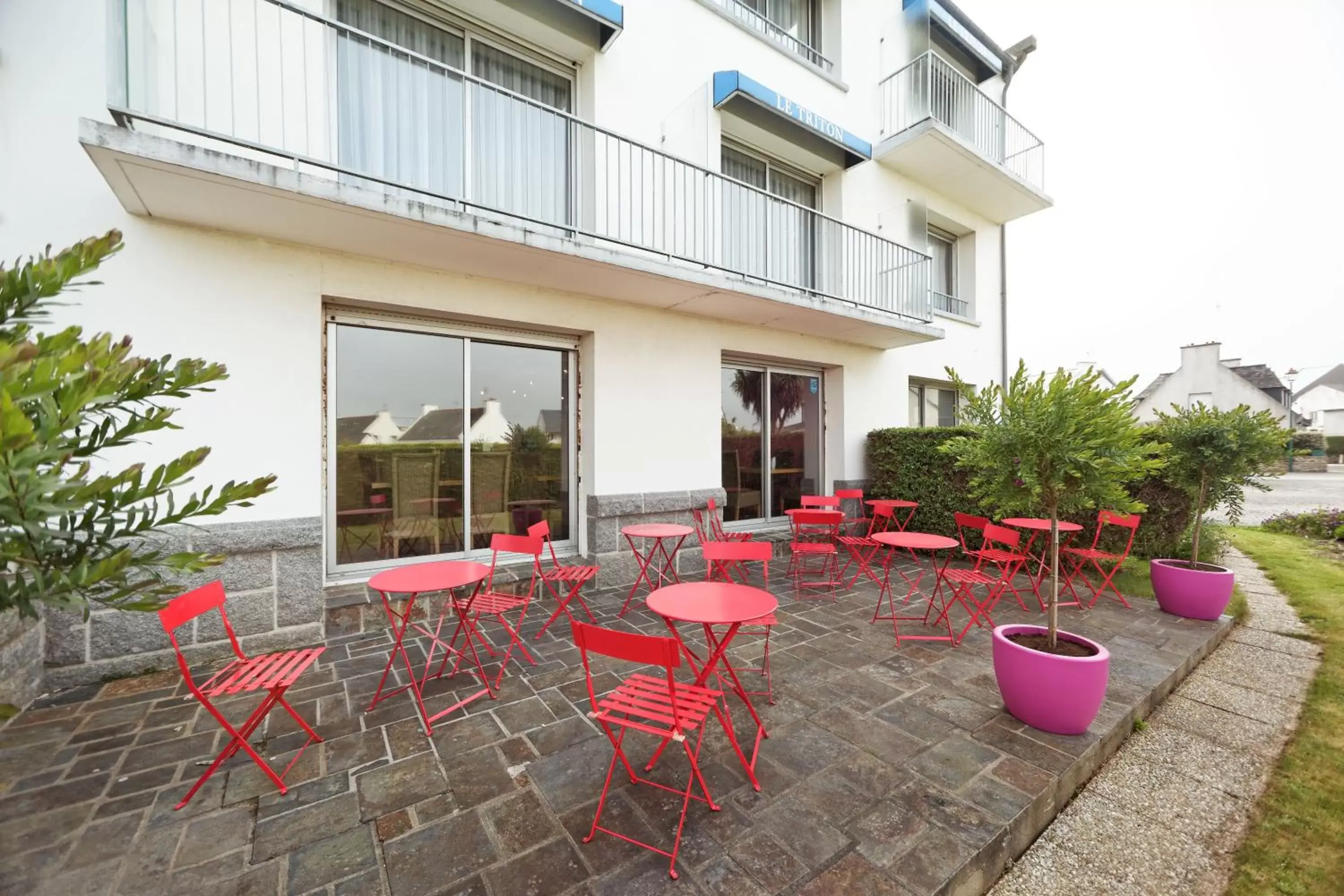 Balcony/Terrace in The Originals City, Hôtel Armen Le Triton, Roscoff (Inter-Hotel)