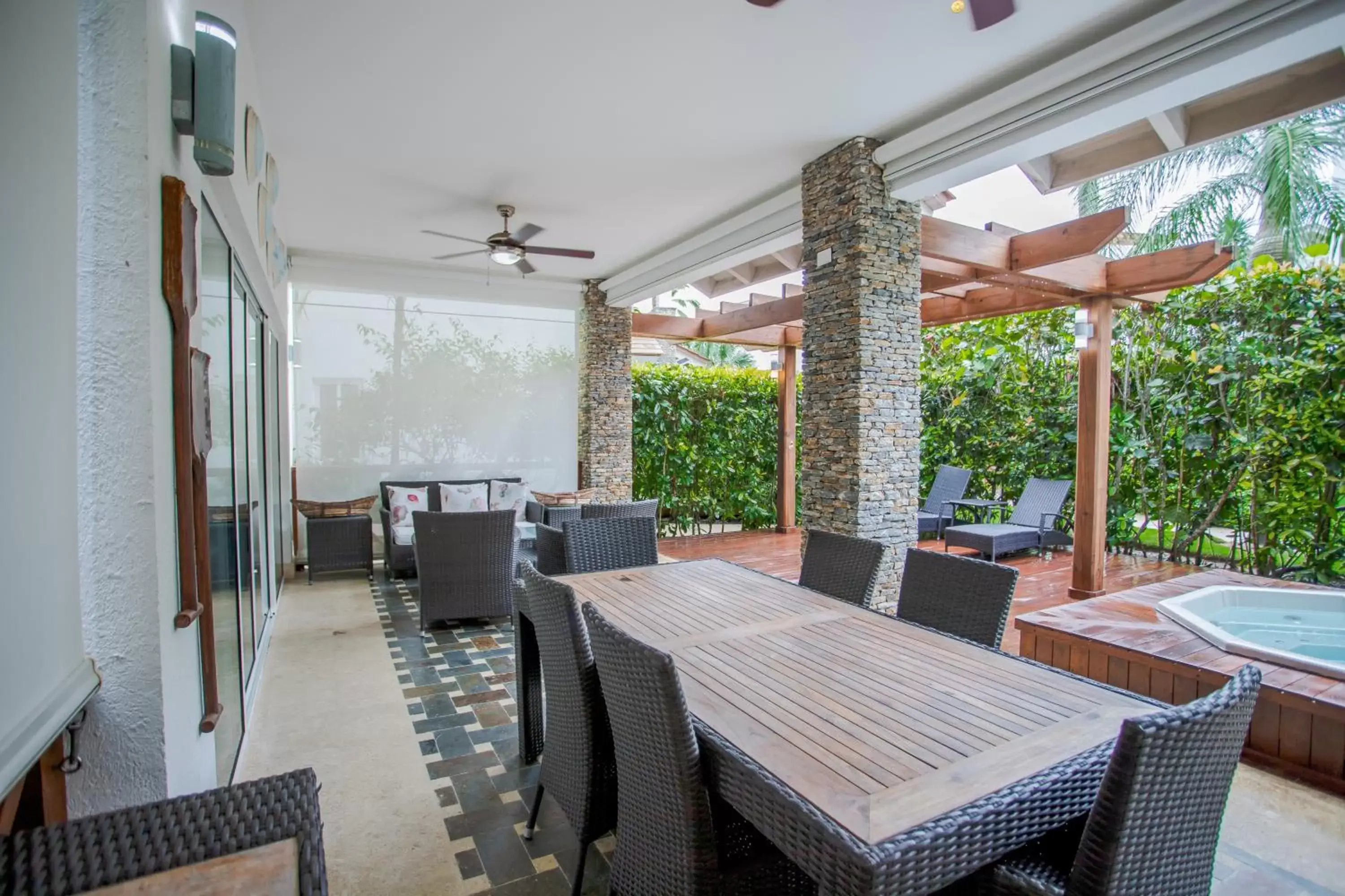 Patio, Restaurant/Places to Eat in Xeliter Balcones del Atlantico - Las Terrenas