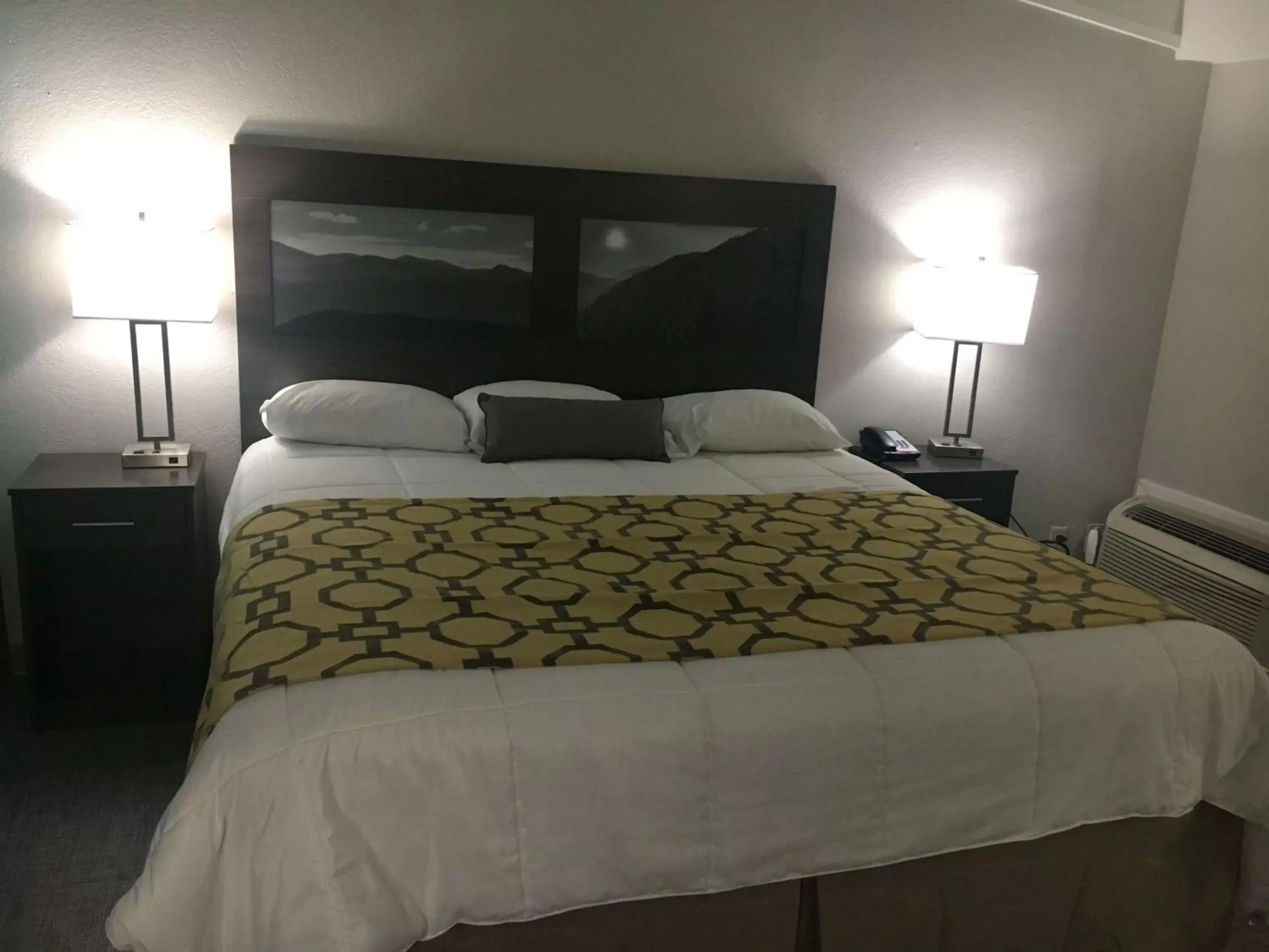 Photo of the whole room, Bed in Baymont by Wyndham Cookeville