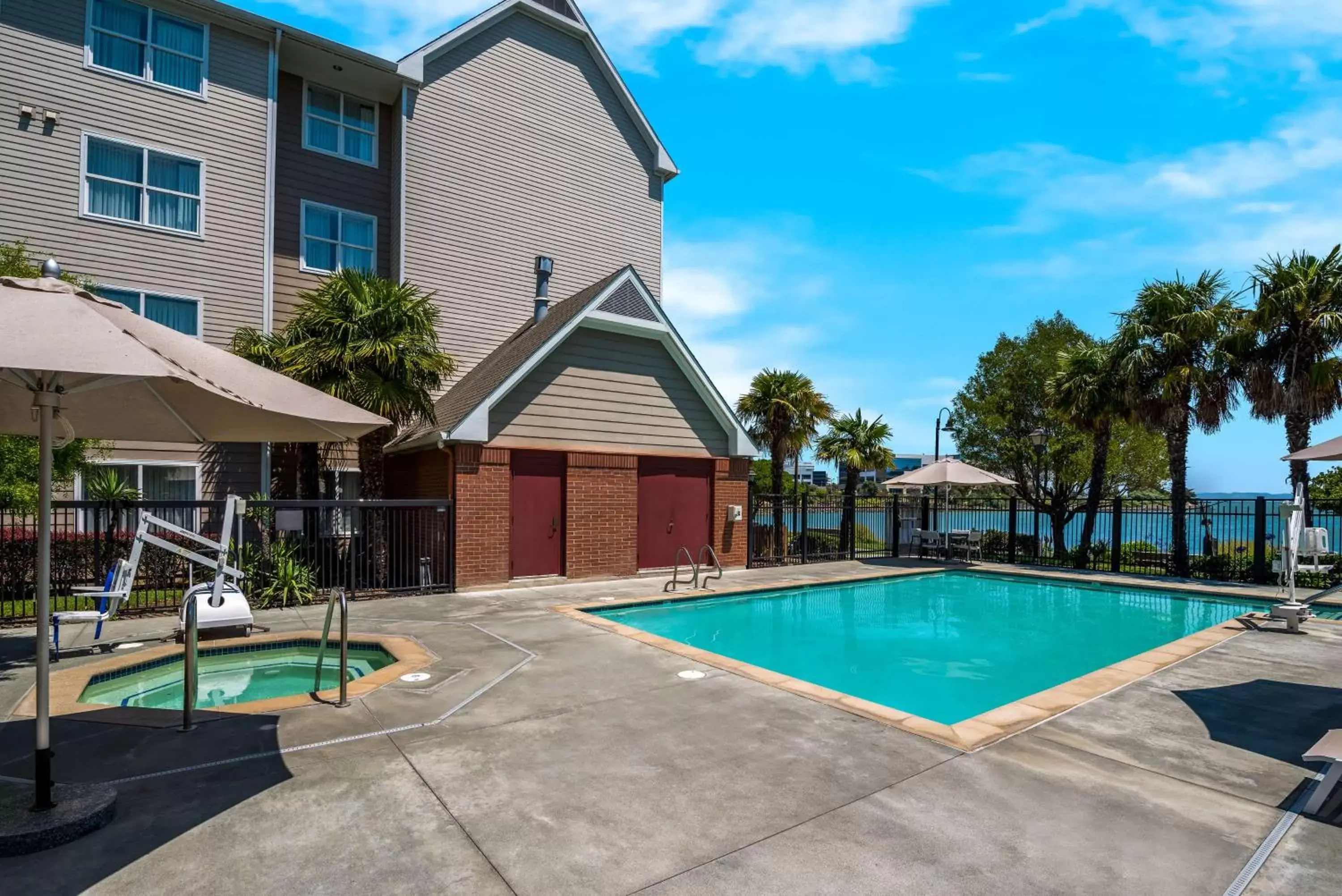 Pool view, Swimming Pool in Sonesta ES Suites San Francisco Airport Oyster Point Waterfront