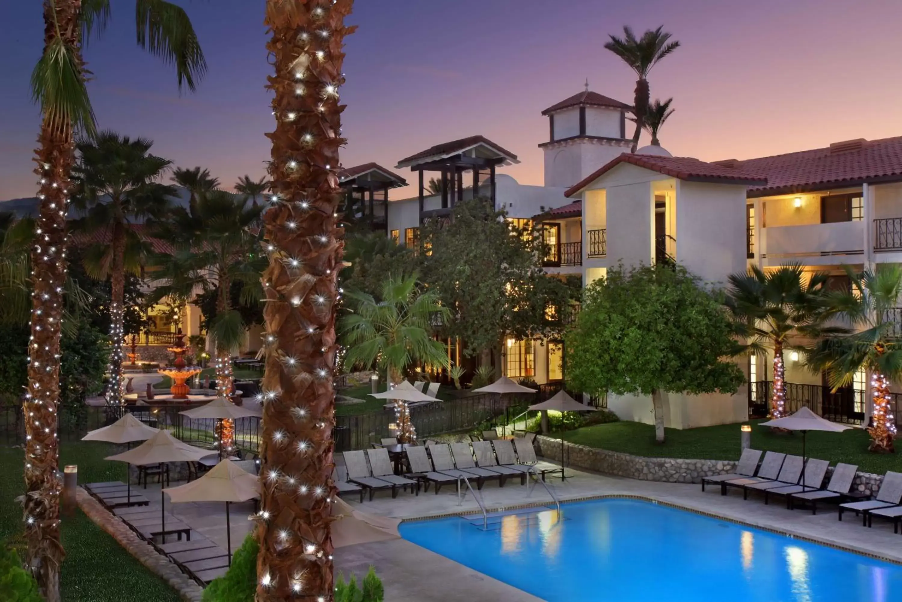 Property building, Pool View in Embassy Suites by Hilton Palm Desert