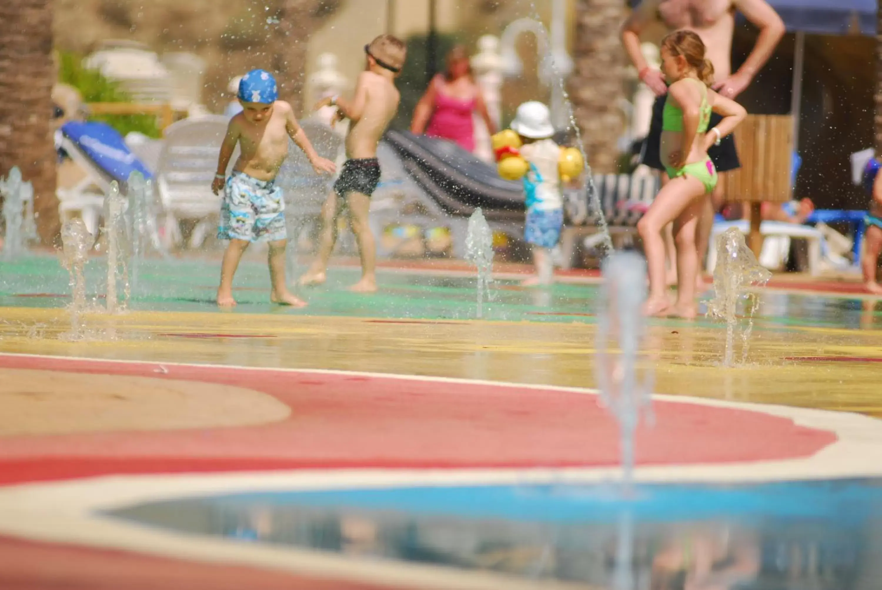 Area and facilities, Swimming Pool in Holiday World Resort