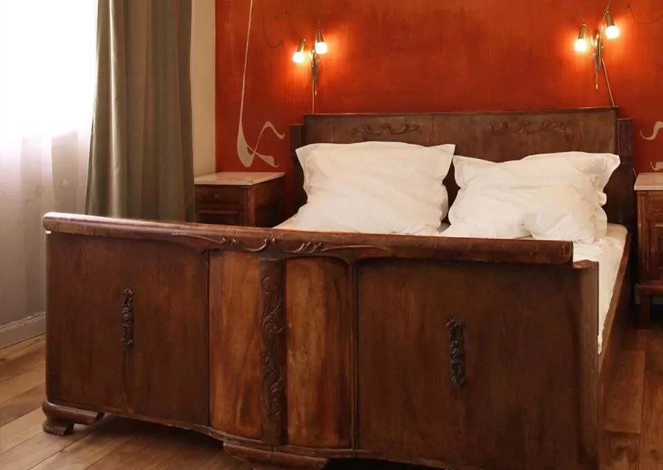 Bedroom, Bed in Hotel Lux