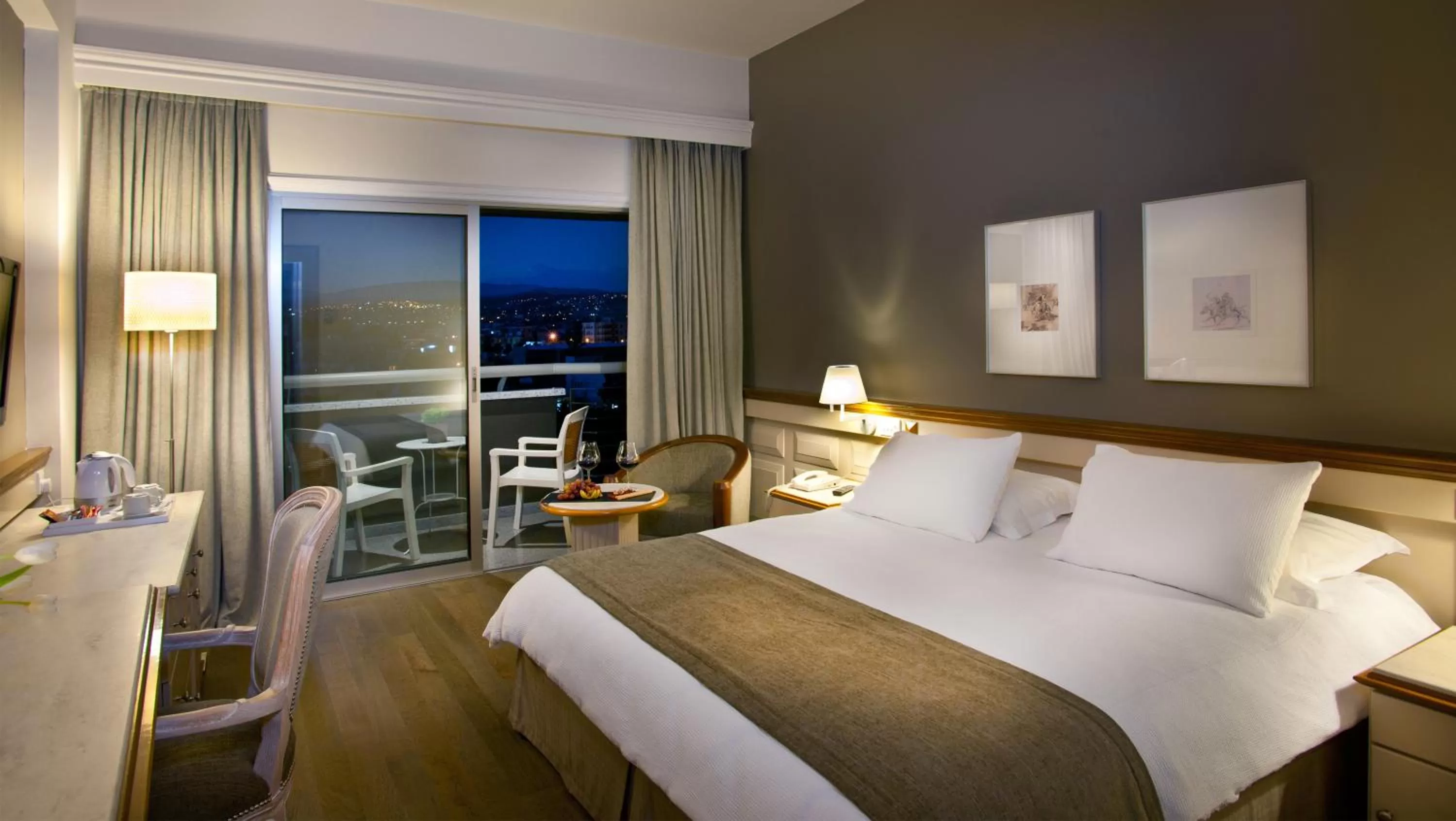 Seating area, Bed in Alasia Boutique Hotel