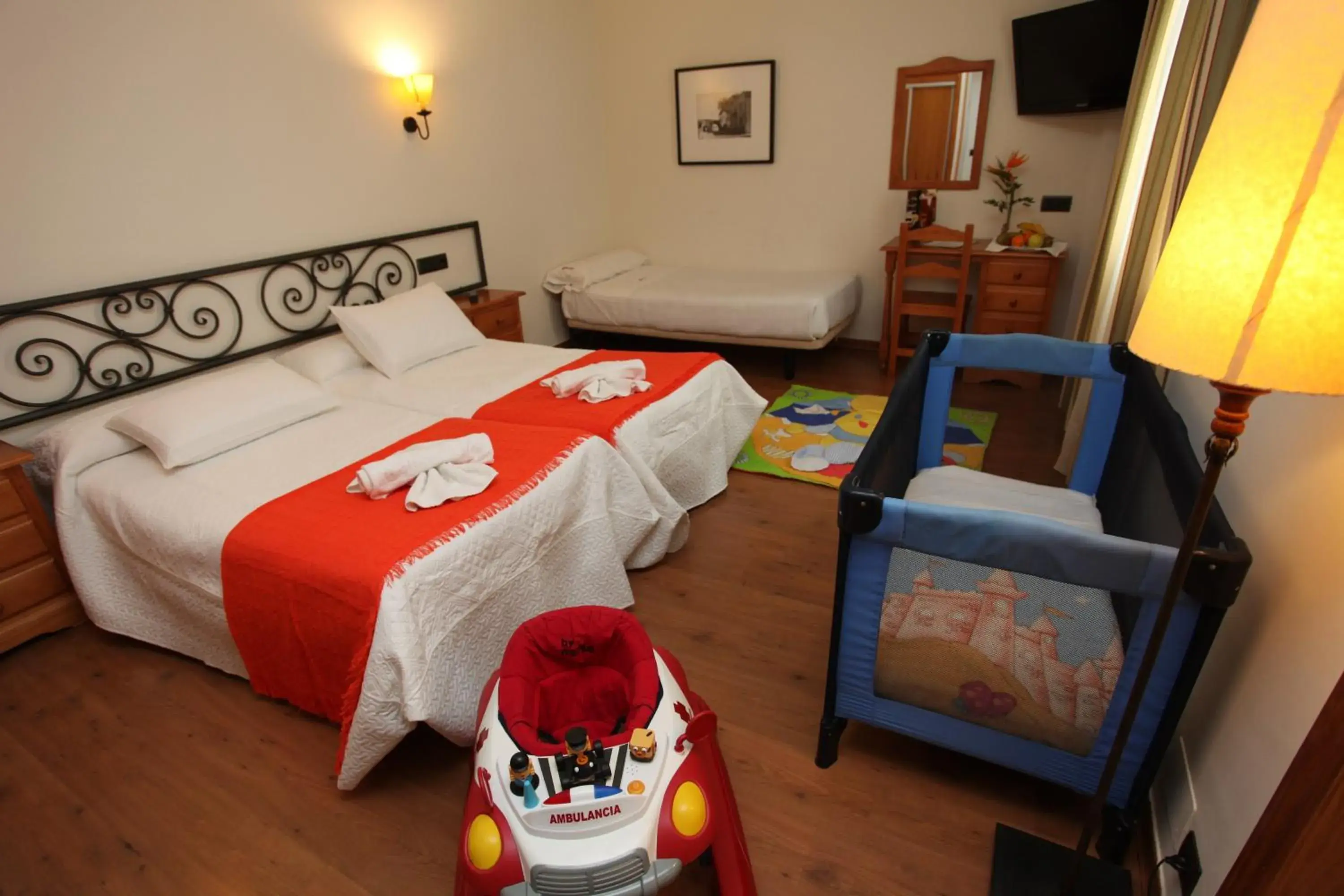 Photo of the whole room, Bed in Hotel La Bodega Photo of the whole room, Bed in Hotel La Bodega