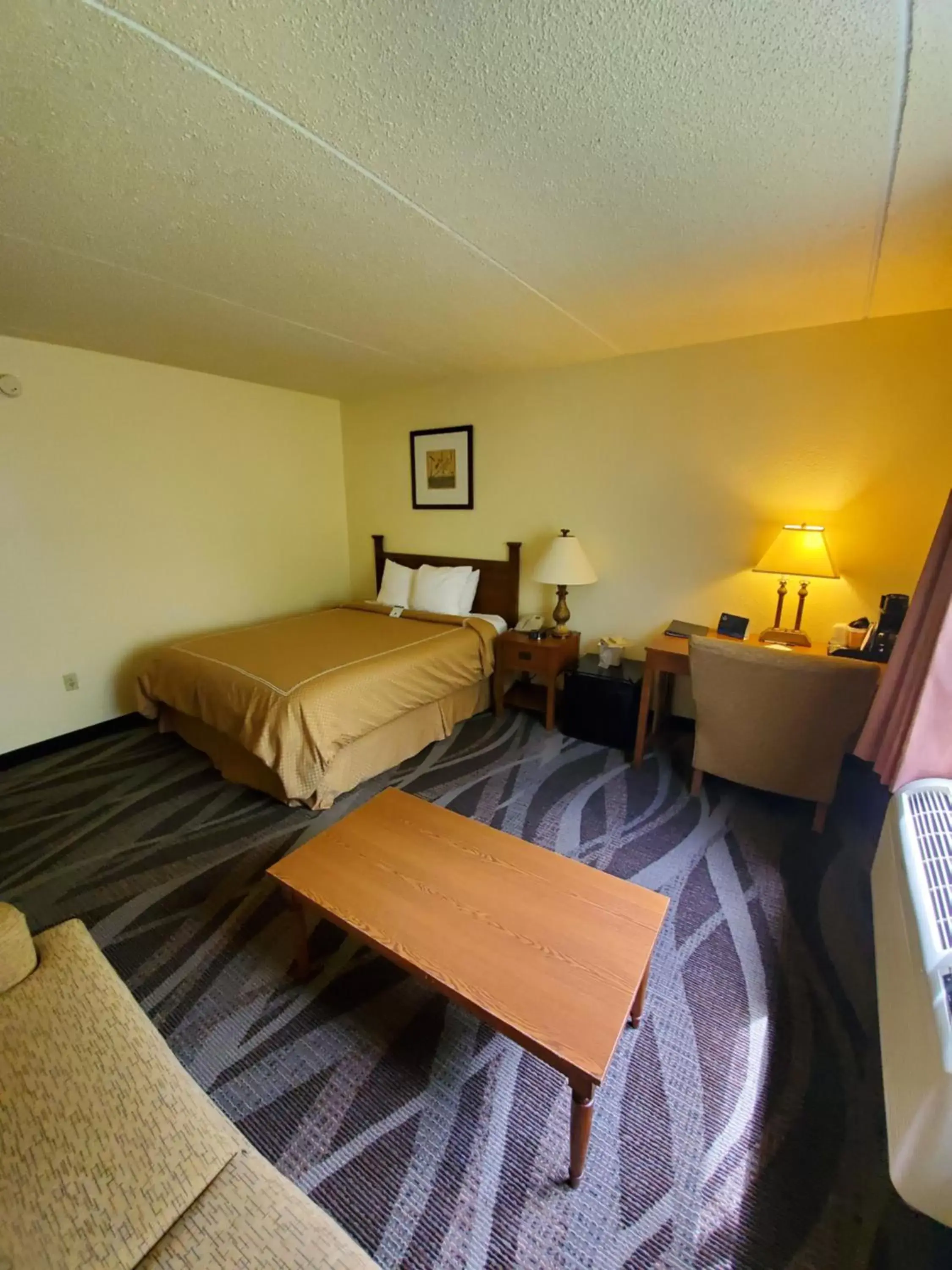 Bed in Boarders Inn and Suites by Cobblestone Hotels - Ripon