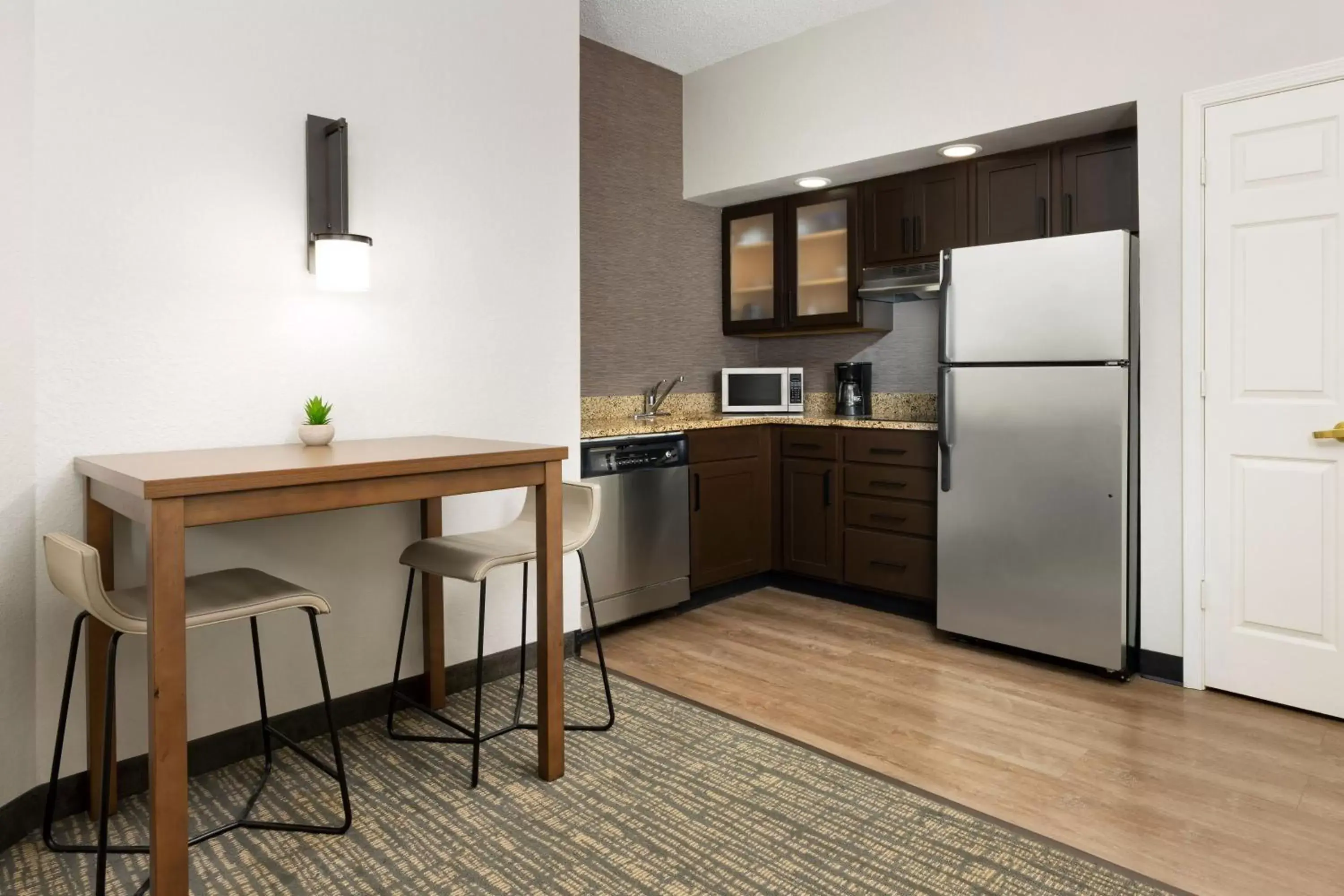 Kitchen or kitchenette, Kitchen/Kitchenette in Residence Inn West Palm Beach