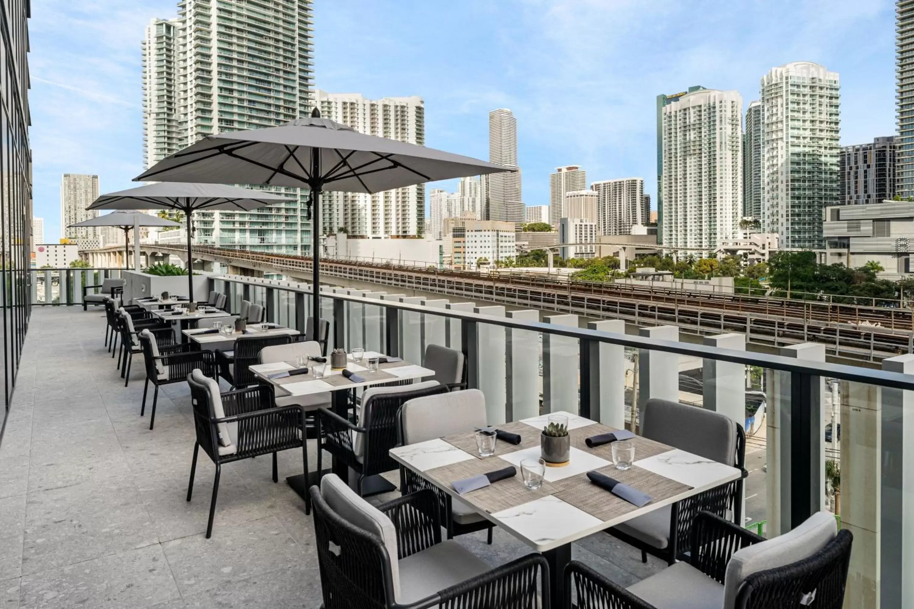 Kitchen or kitchenette, Restaurant/Places to Eat in AC Hotel By Marriott Miami Brickell
