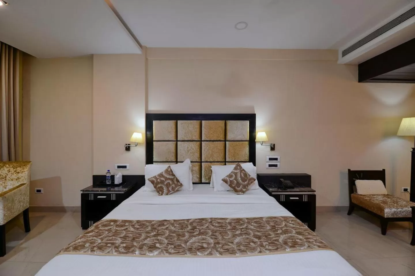 Bed in Hotel Floret Inn