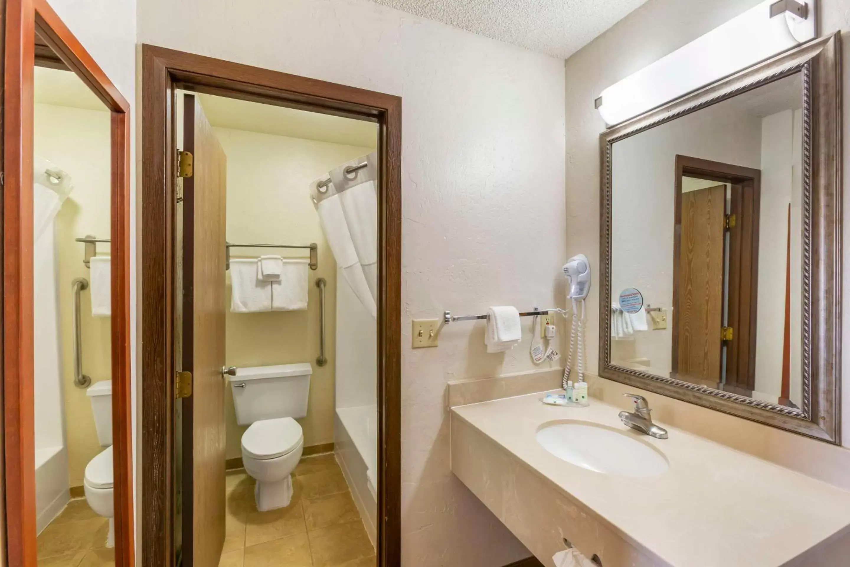 Bedroom, Bathroom in Quality Inn Dillon I-15