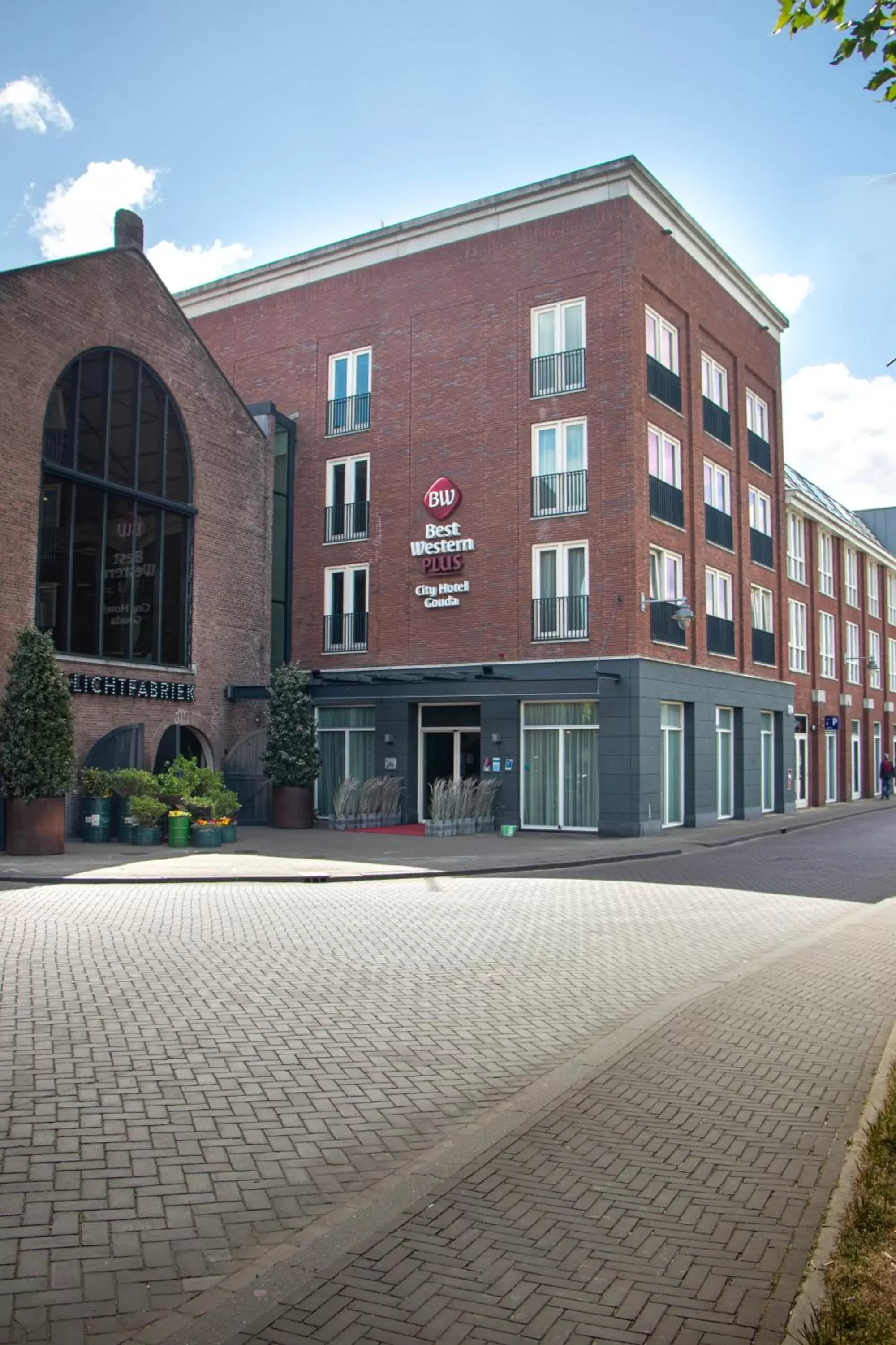 Property Building in Best Western Plus City Hotel Gouda