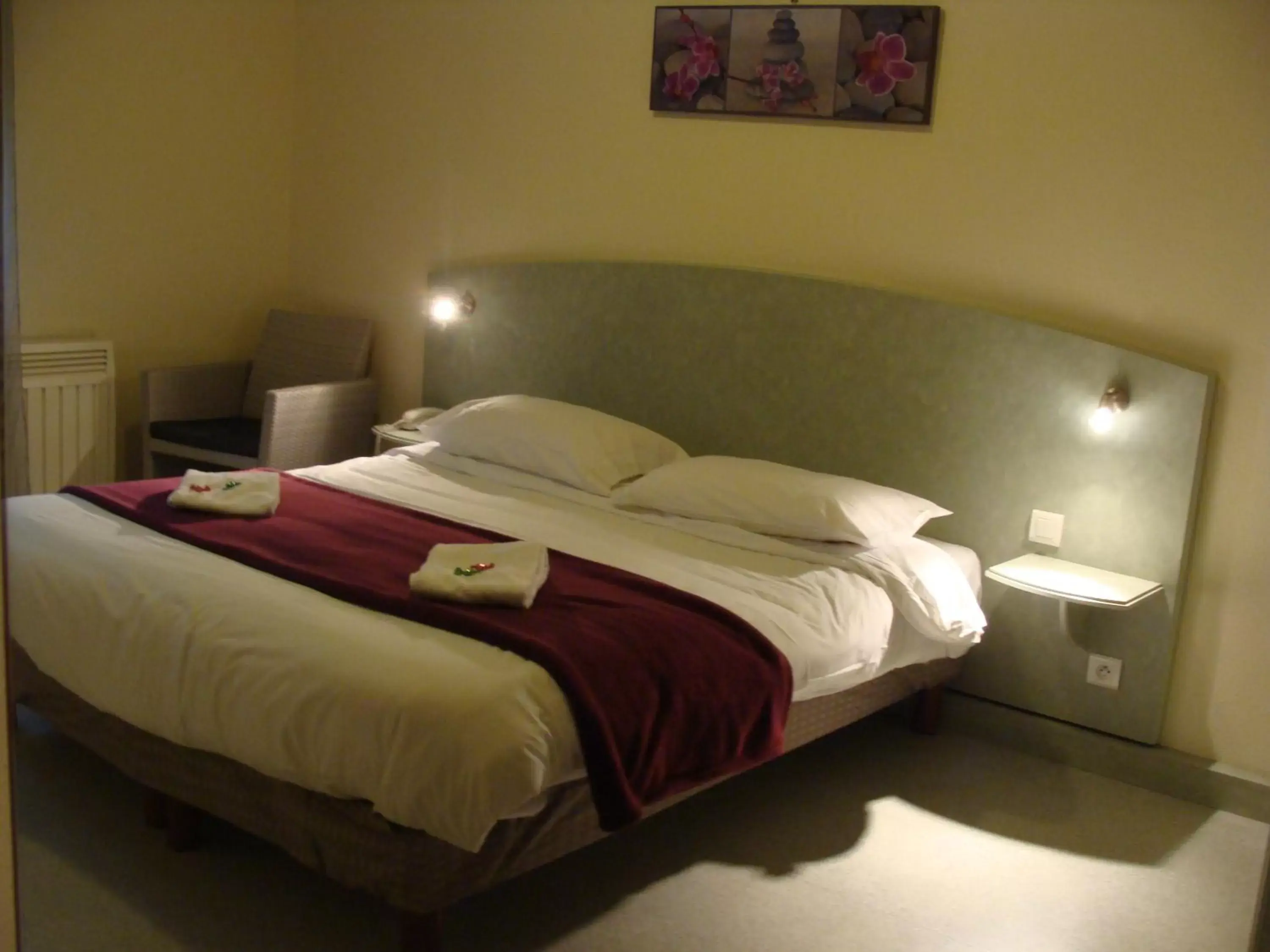 Photo of the whole room, Bed in Abel Hôtel