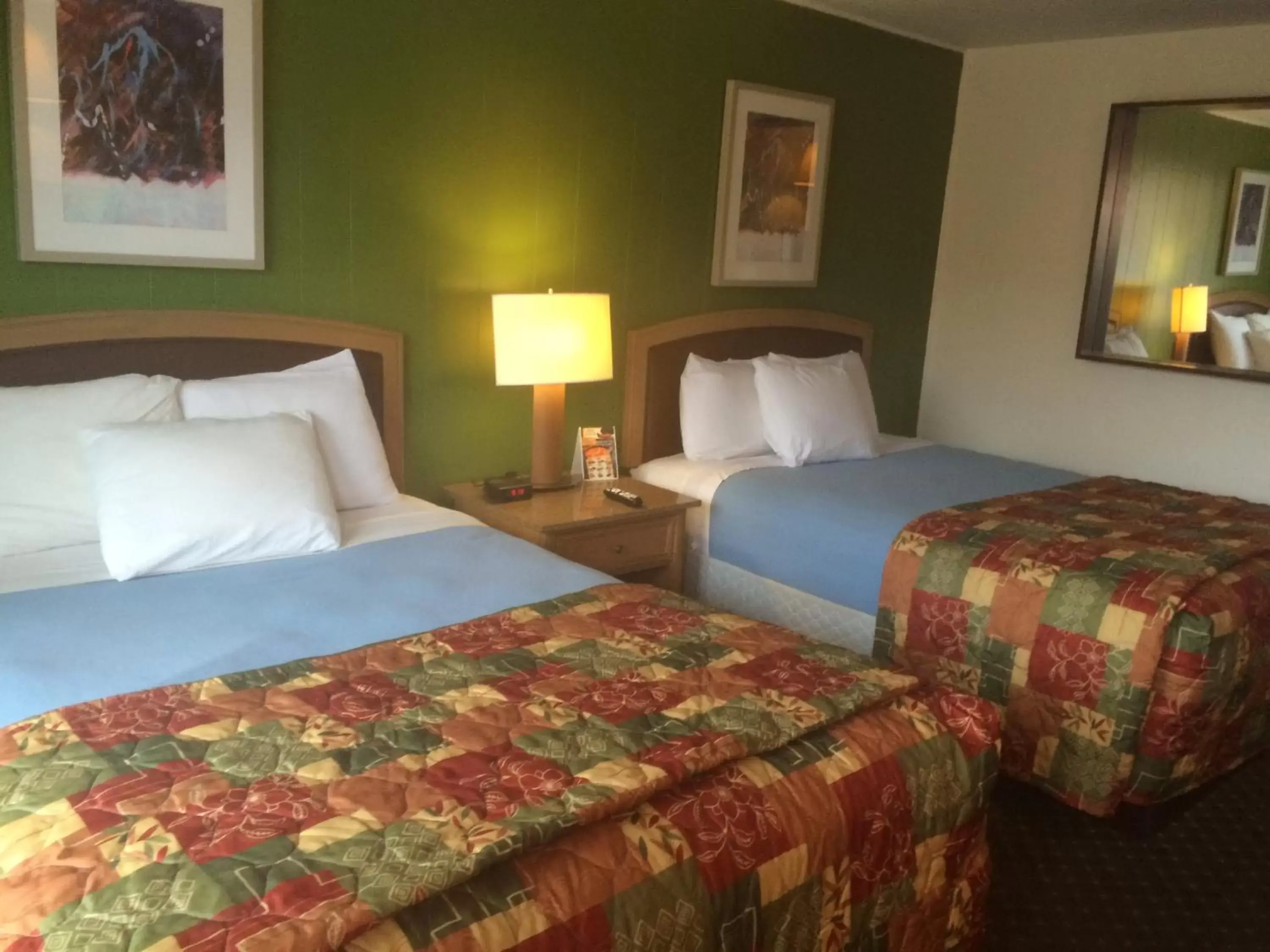 Bedroom, Bed in Alamo Motel