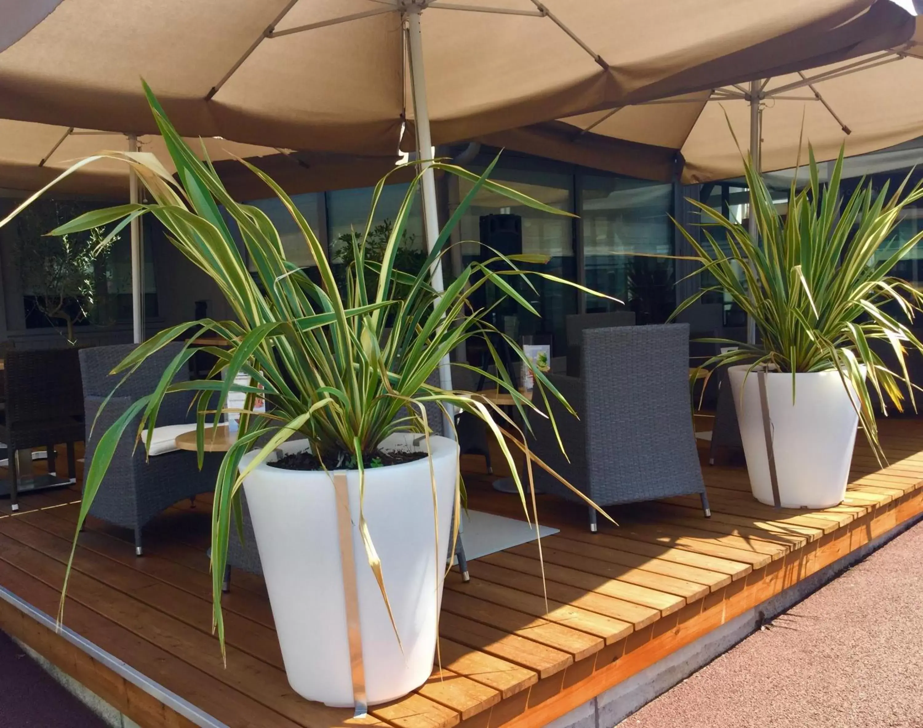 Balcony/Terrace in Campanile Bordeaux Nord - Le Lac