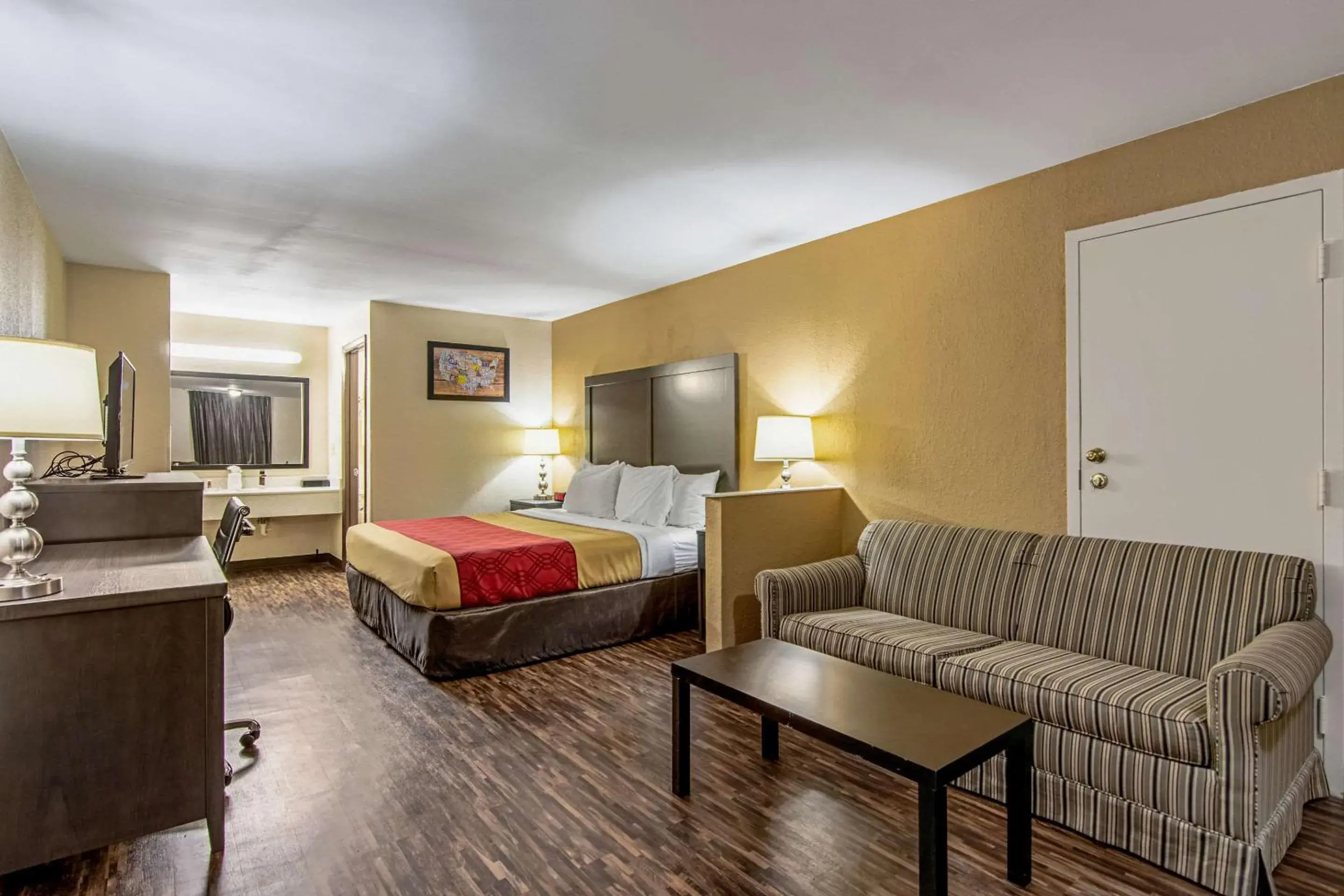 Photo of the whole room in Econo Lodge Inn & Suites Matthews - Charlotte