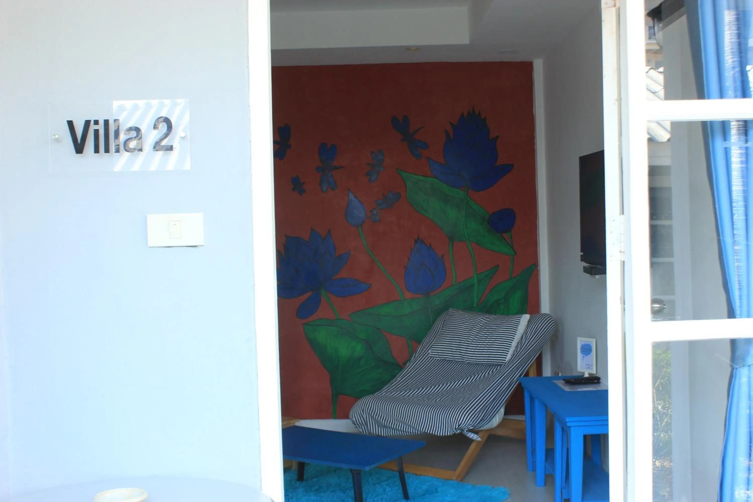 Staff in 1715 House - White Rhino