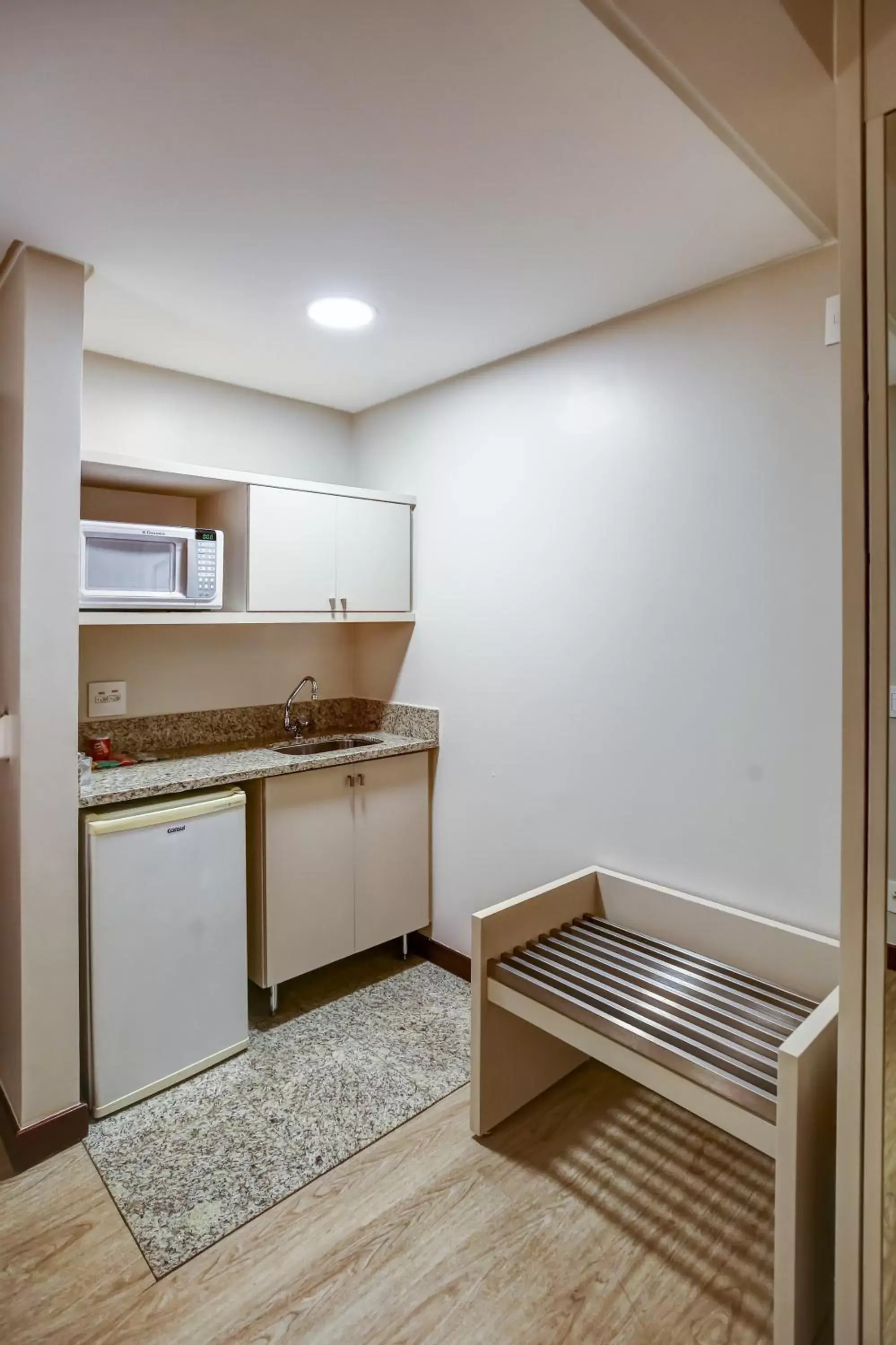 Area and facilities, Kitchen/Kitchenette in Comfort Suites Brasília