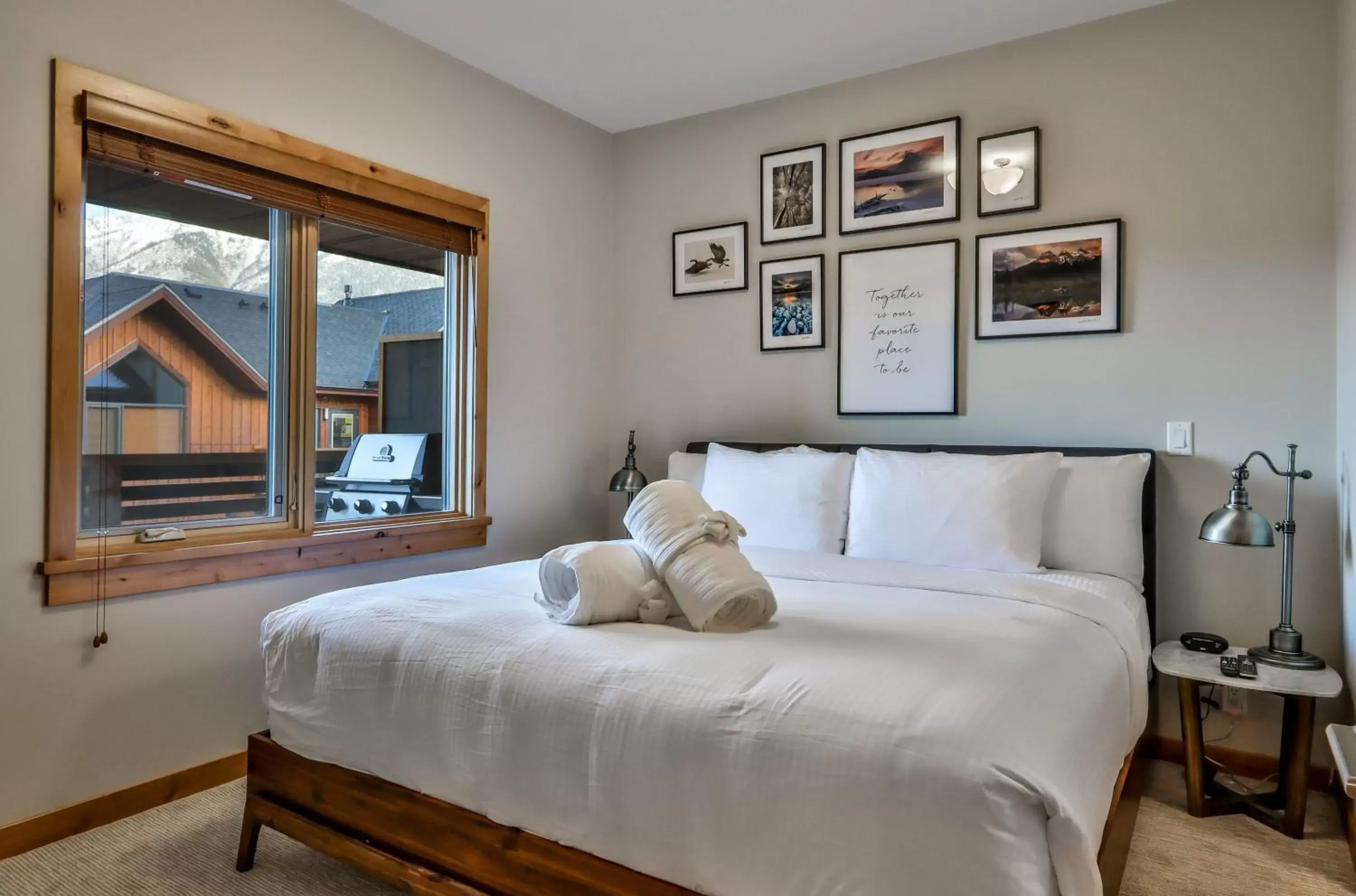 Bedroom, Bed in Tamarack Lodge by Spring Creek Vacations