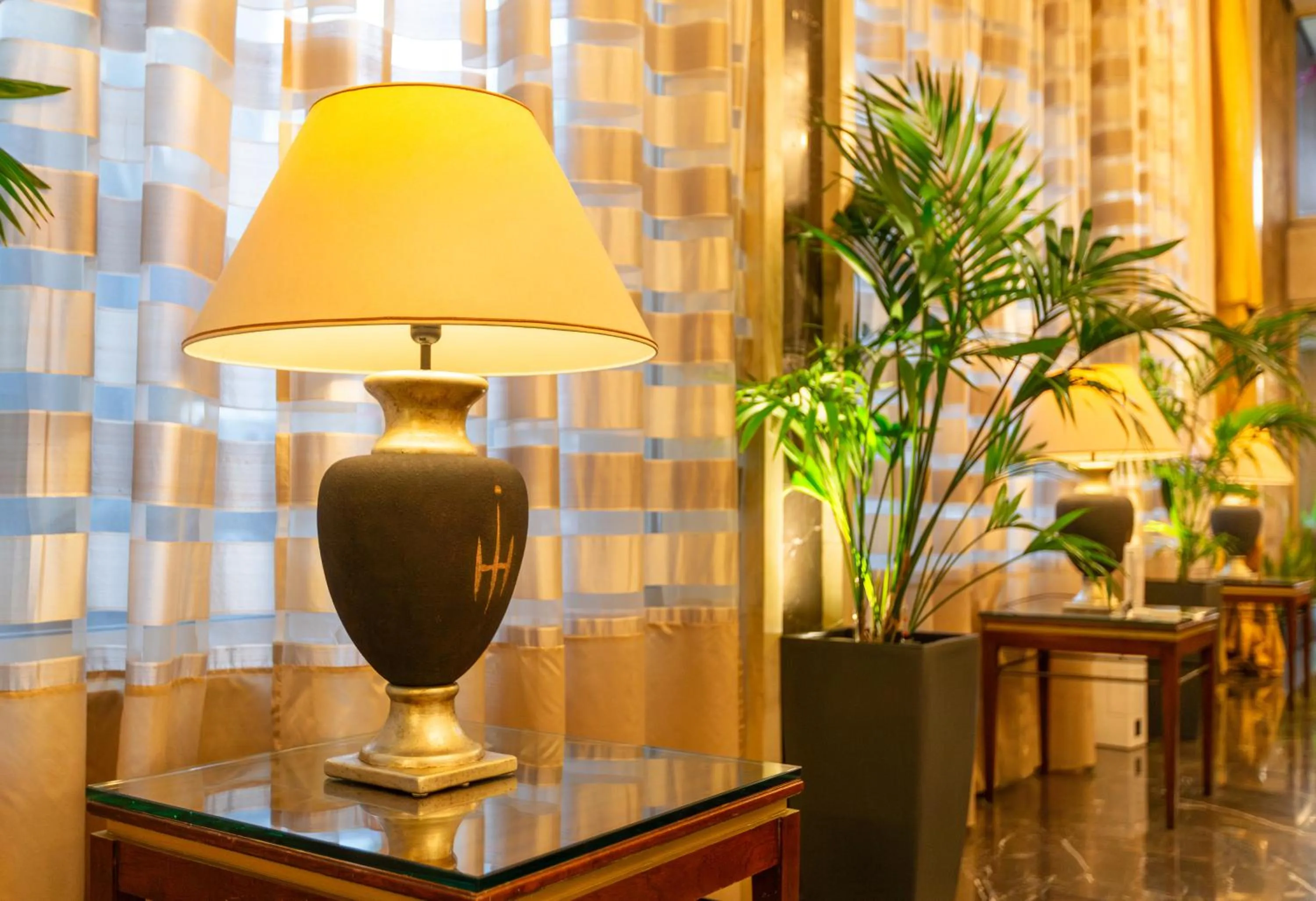 Lounge or bar in Ilisia Hotel Athens