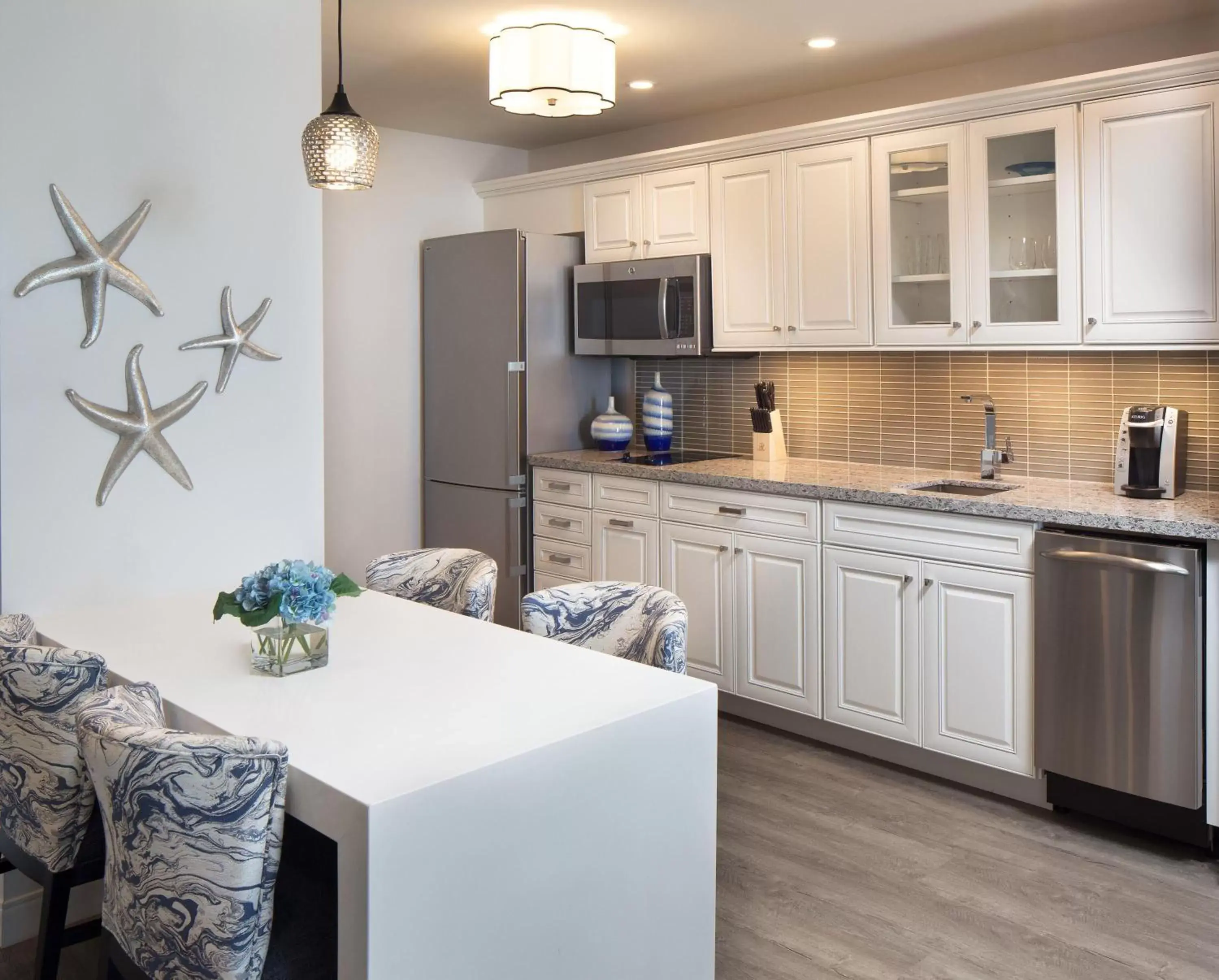 Kitchen or kitchenette, Kitchen/Kitchenette in Treasure Island Beach Resort