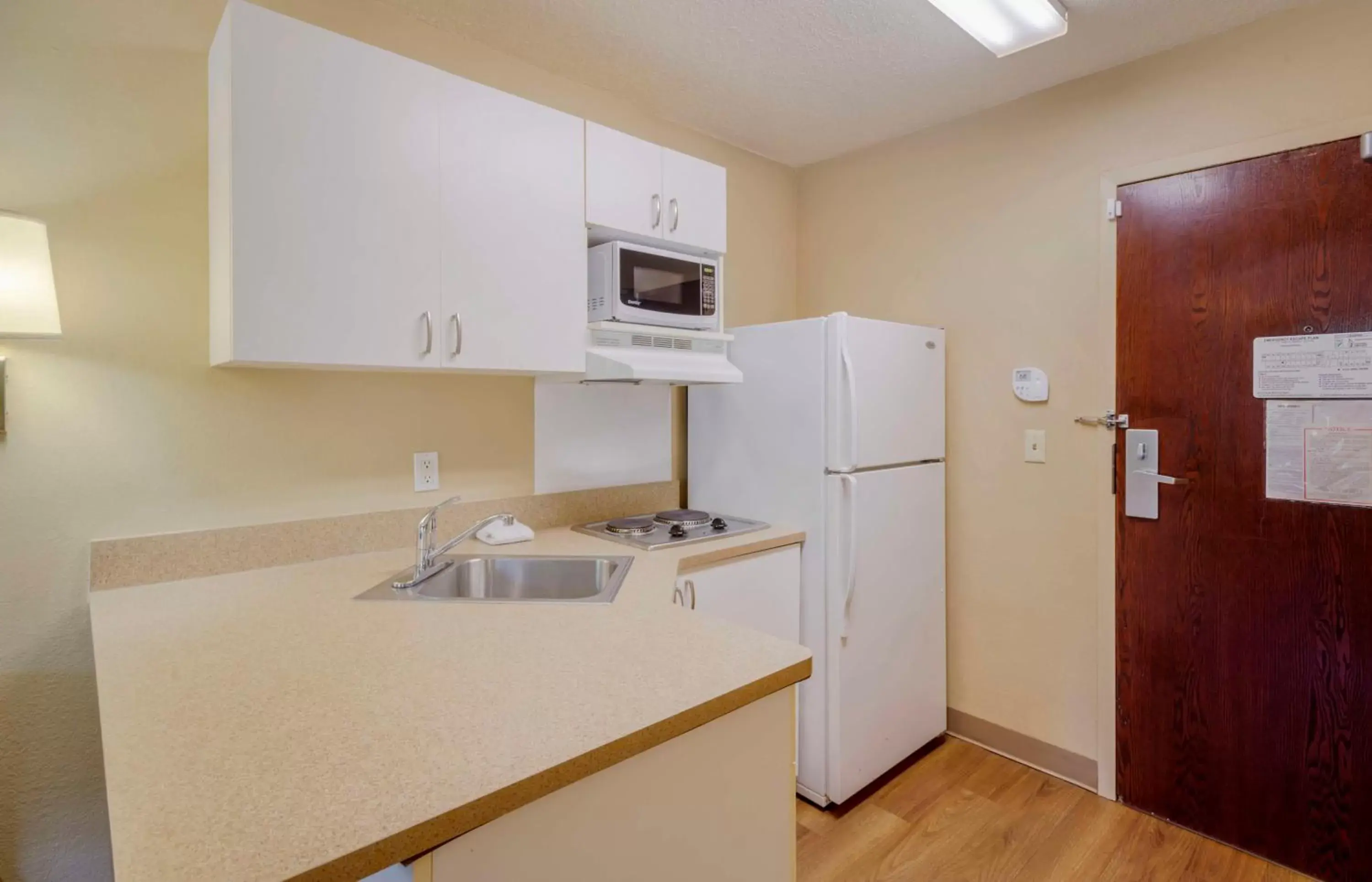 Bedroom, Kitchen/Kitchenette in Extended Stay America Suites - Ramsey - Upper Saddle River